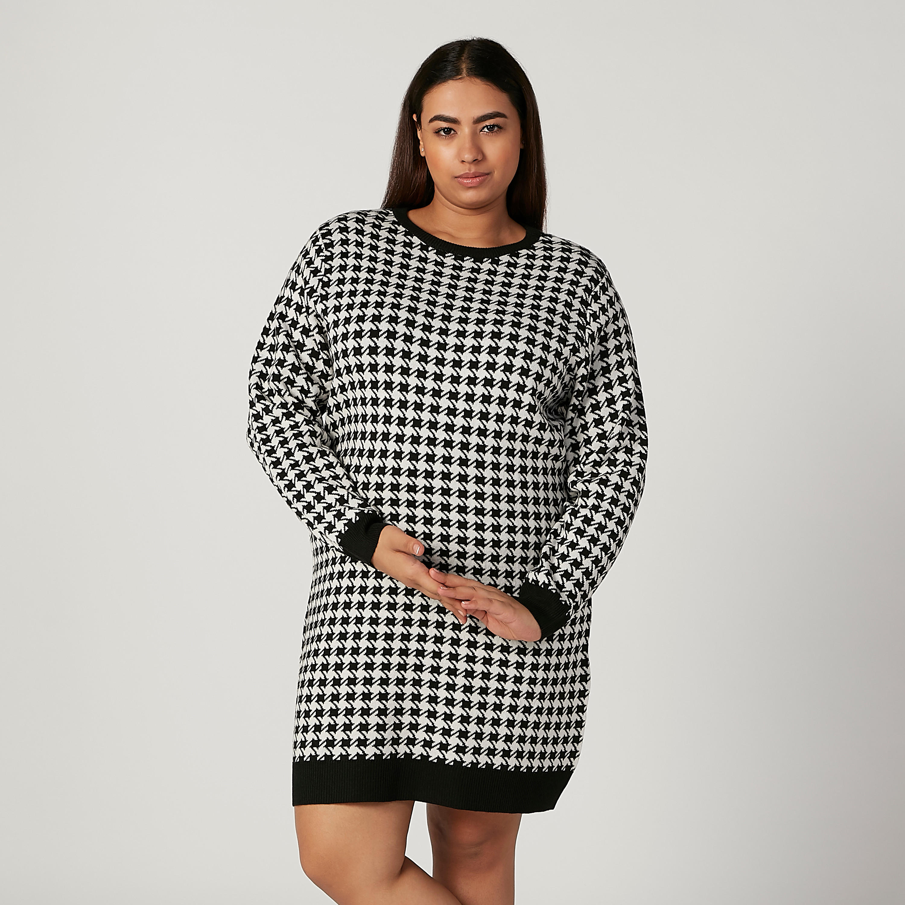 فستان قصير بارز الملمس بياقة مستديرة وأكمام طويلة-women-clothing-dresses-image-1