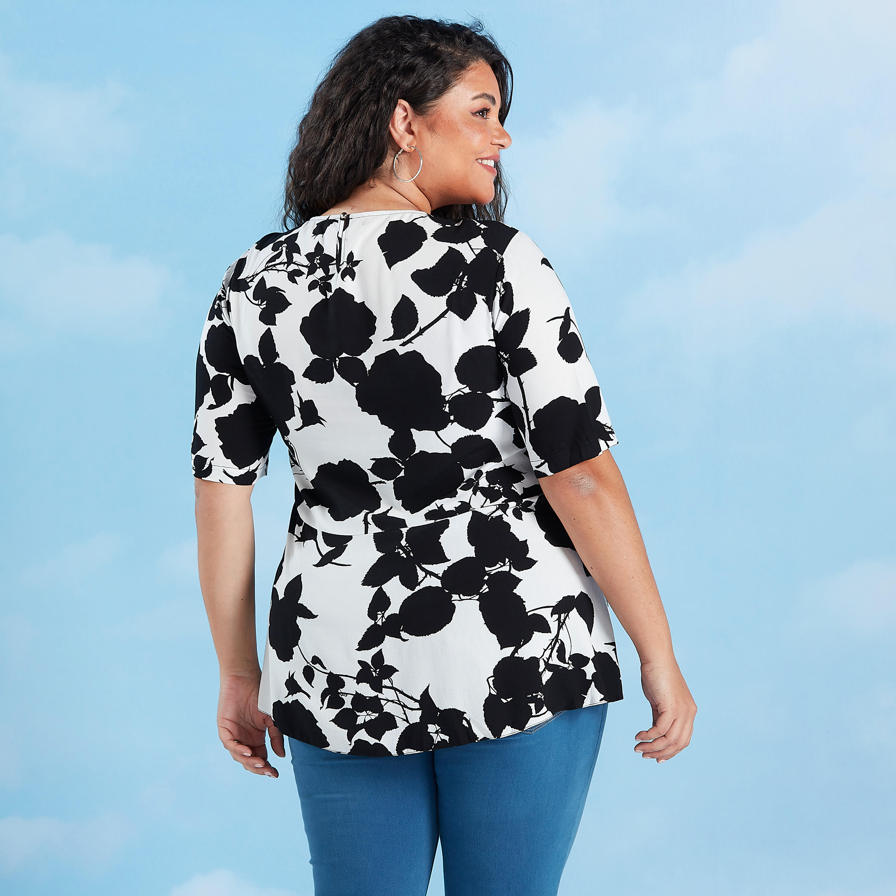 بلوزة بياقة مستديرة وأكمام 3/4 وطبعات أزهار-women-clothing-shirtsandblouses-blouses-image-4