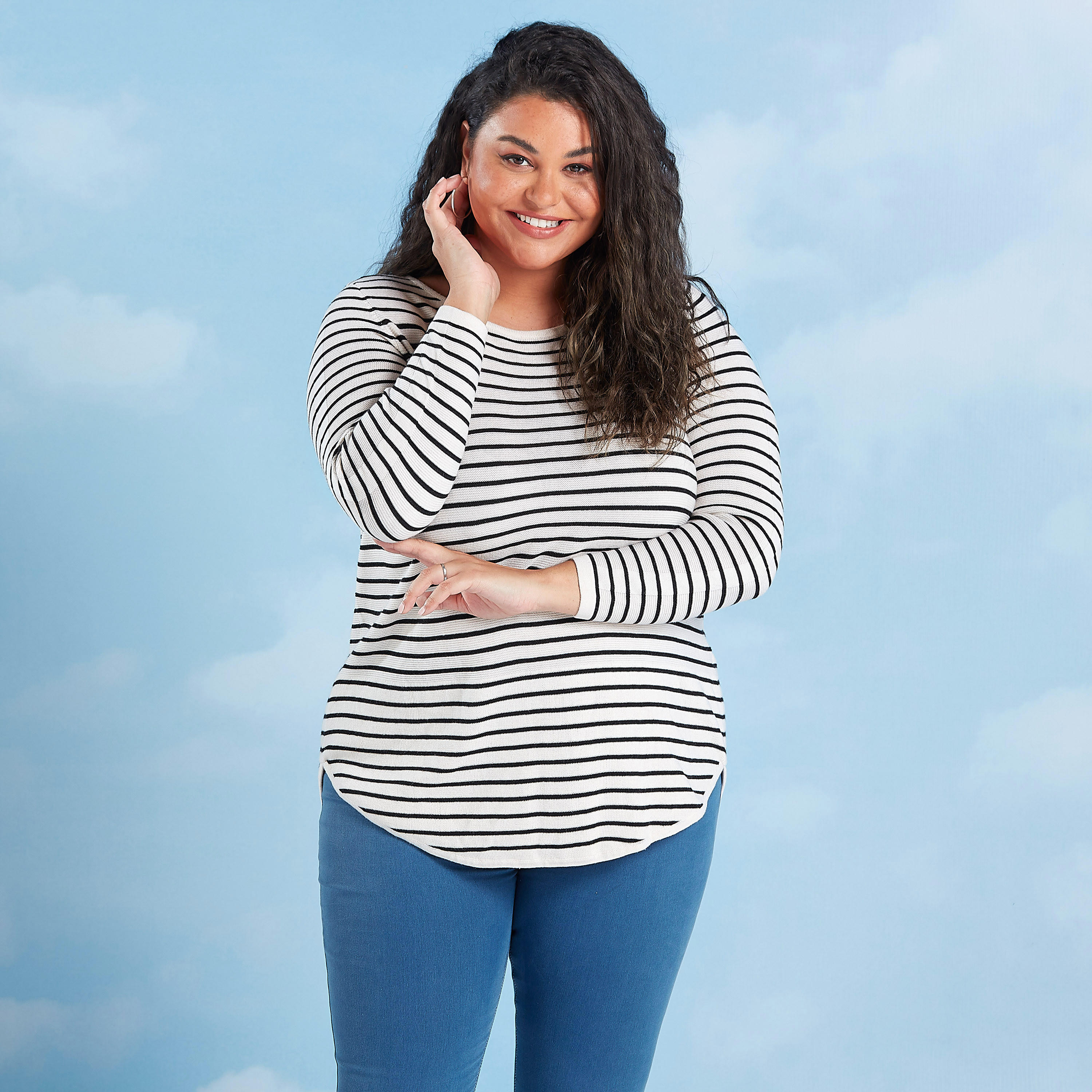 بلوزة مقلّمة بياقة قارب وأكمام طويلة-women-clothing-tshirts-image-1