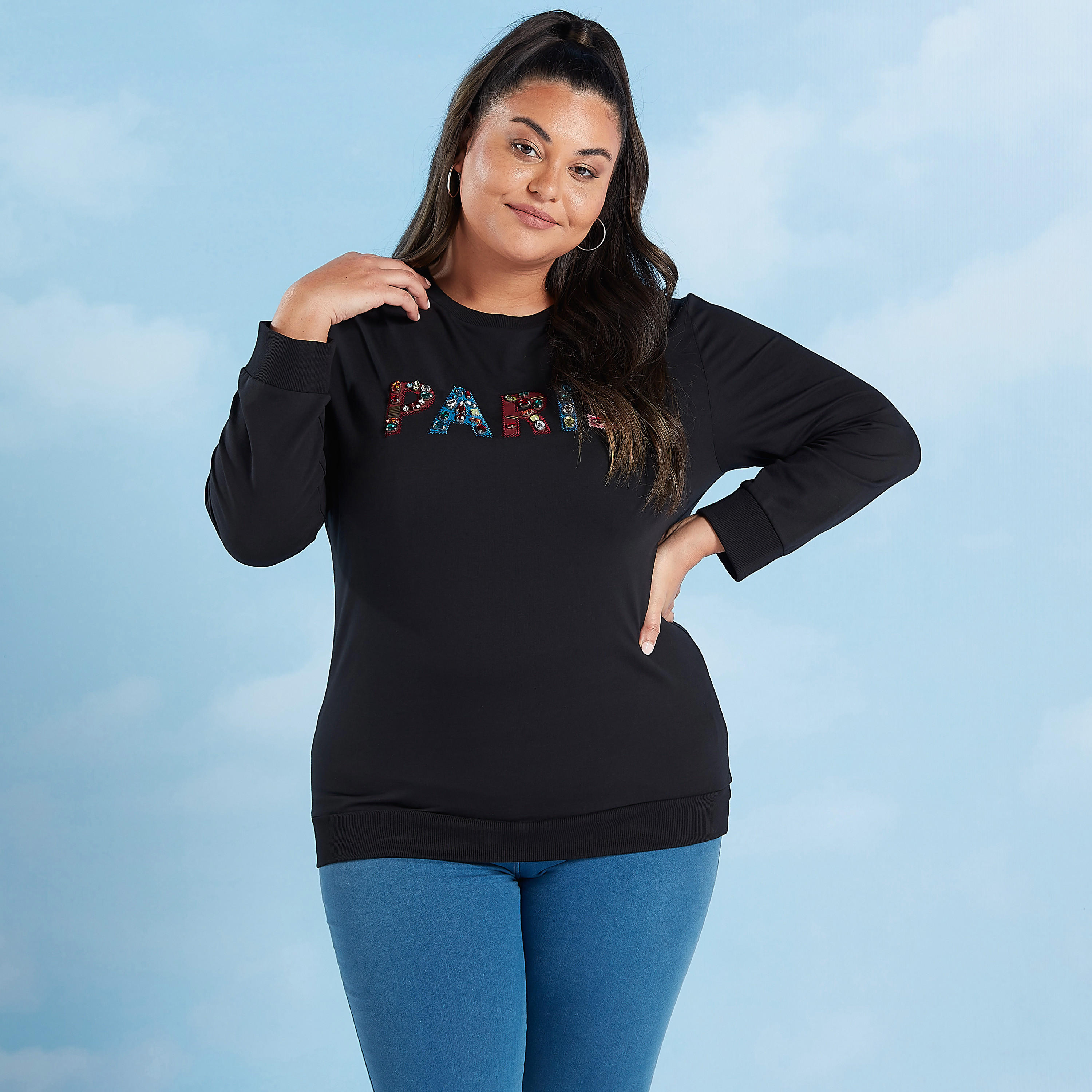 سويت شيرت مزيّن بياقة مستديرة وأكمام طويلة-women-winterwear-hoodiesandsweatshirts-sweatshirts-image-1