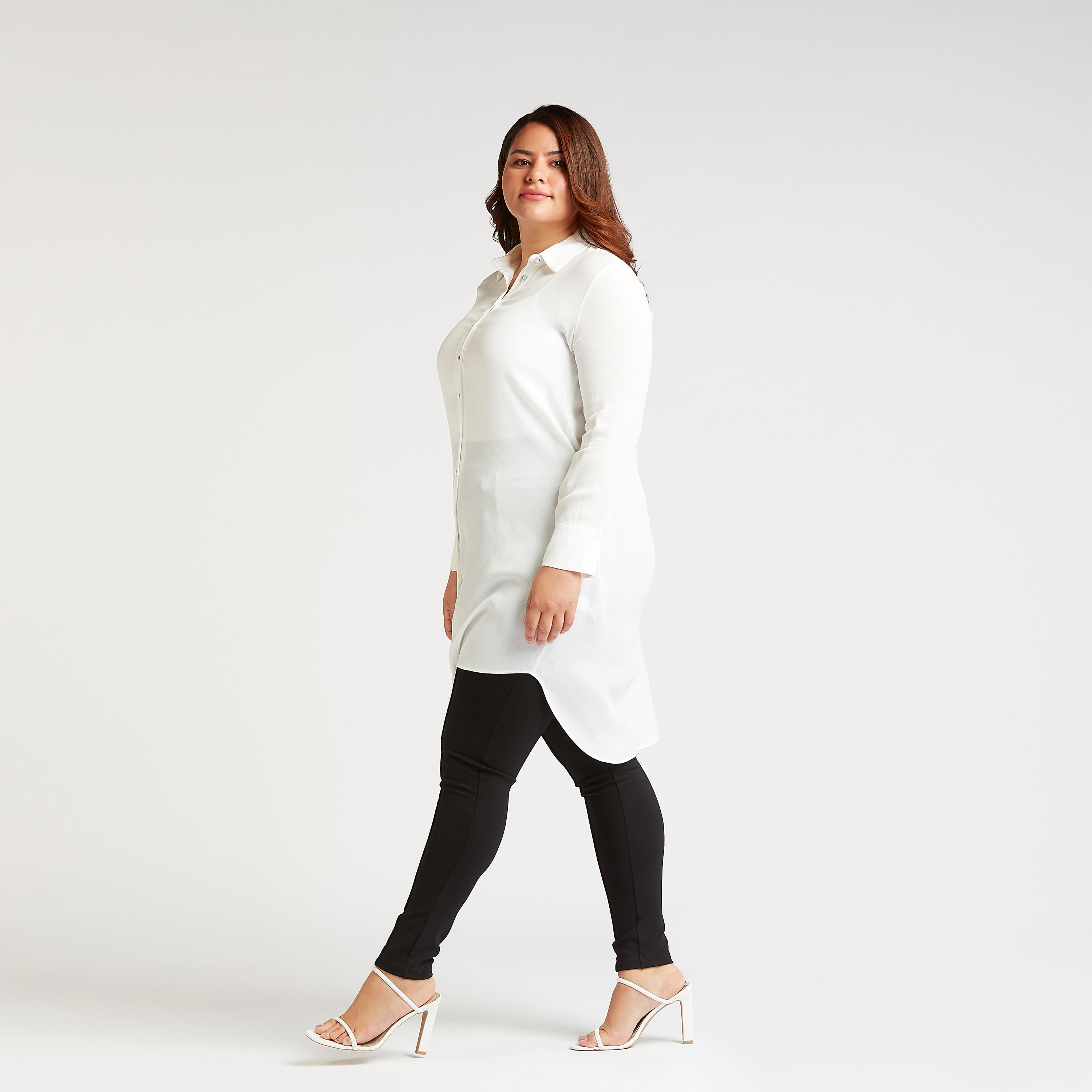 قميص طويل سادة بأكمام طويلة وحوّاف غير مستوية-women-clothing-shirtsandblouses-blouses-image-2