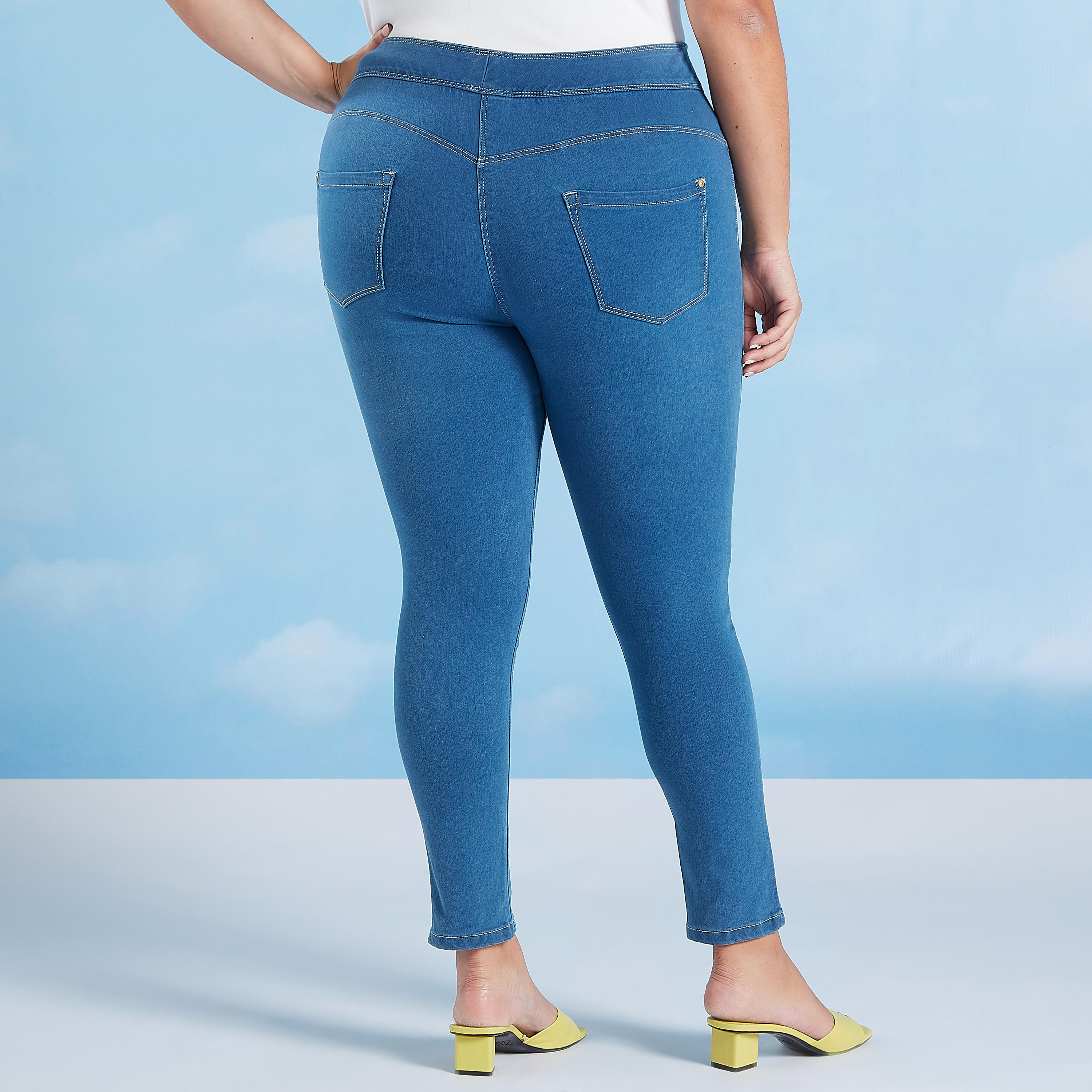 بنطلون سادة بقصة ضيّقة طويل سليم فيت وتفاصيل جيب-women-clothing-bottoms-leggings-image-4