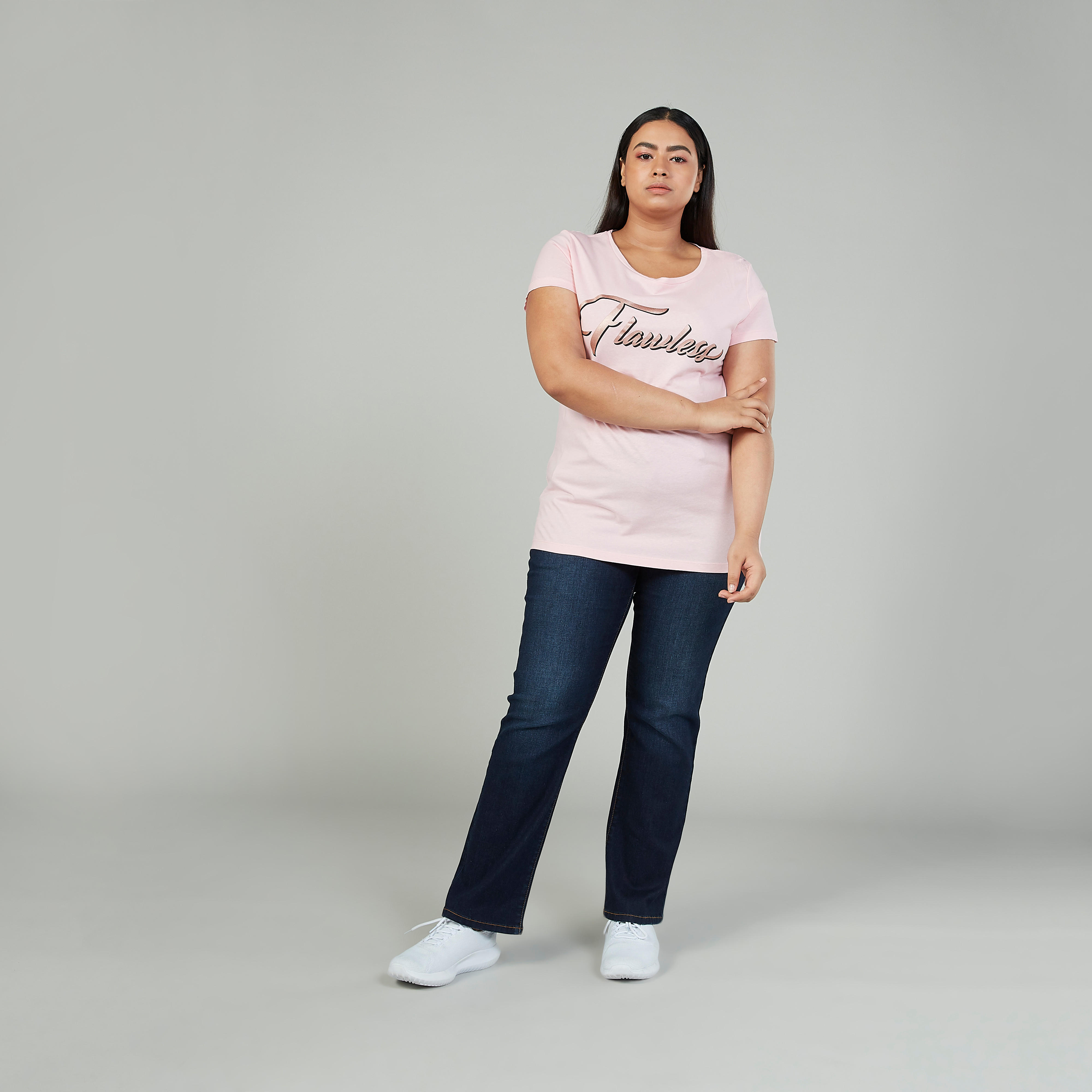 بنطلون جينز بوي فريند بخصر متوسط الارتفاع وجيوب وعراوي-women-clothing-bottoms-jeans-image-2