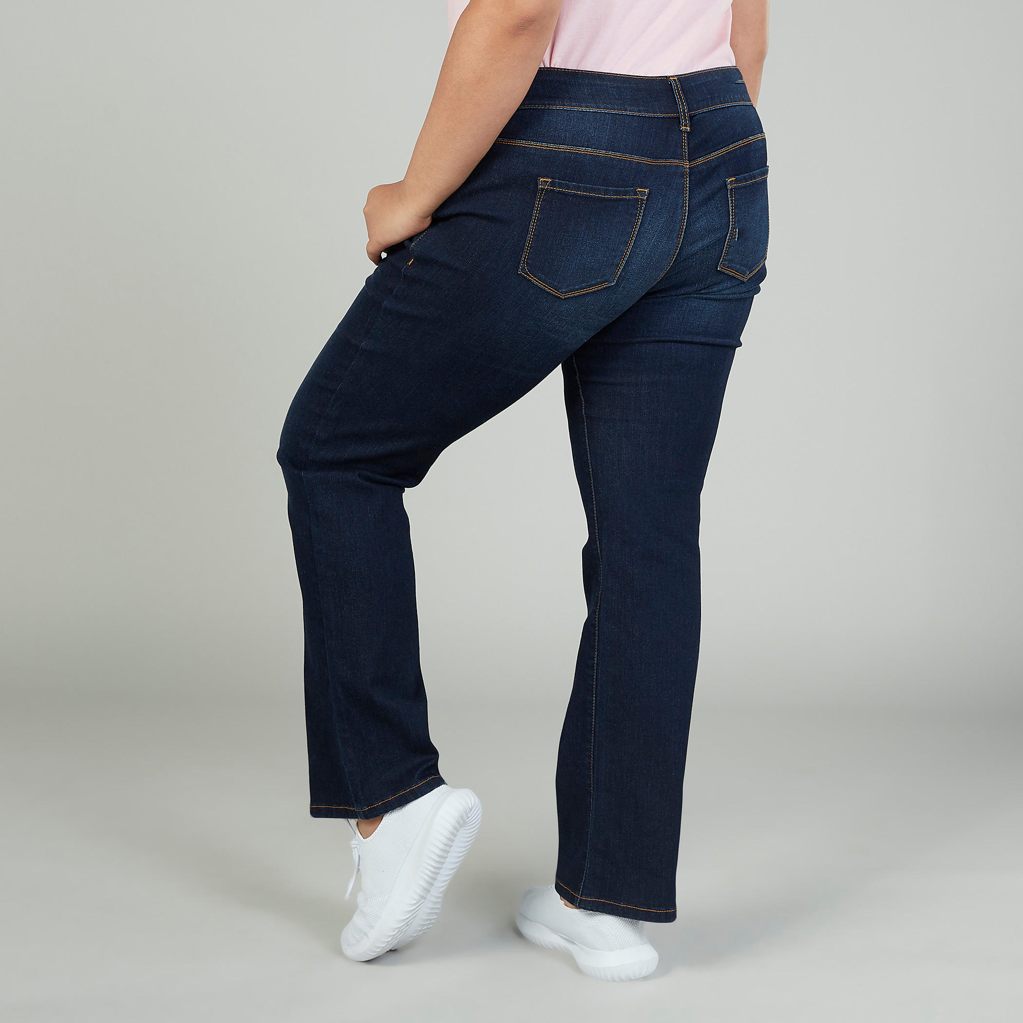 بنطلون جينز بوي فريند بخصر متوسط الارتفاع وجيوب وعراوي-women-clothing-bottoms-jeans-image-4