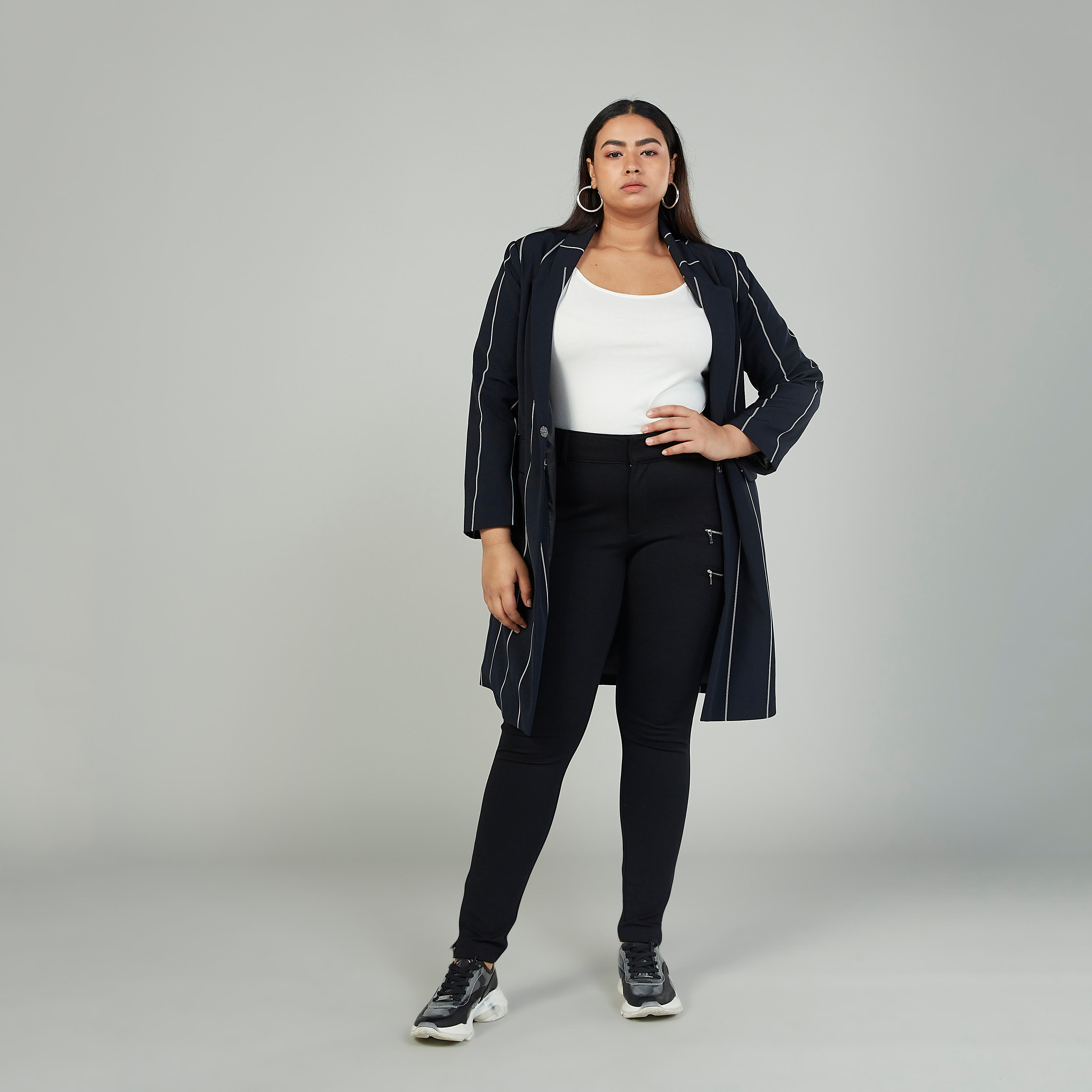 جاكيت مقلّم بأكمام طويلة وأزرار-women-winterwear-coatsandjackets-jackets-image-2