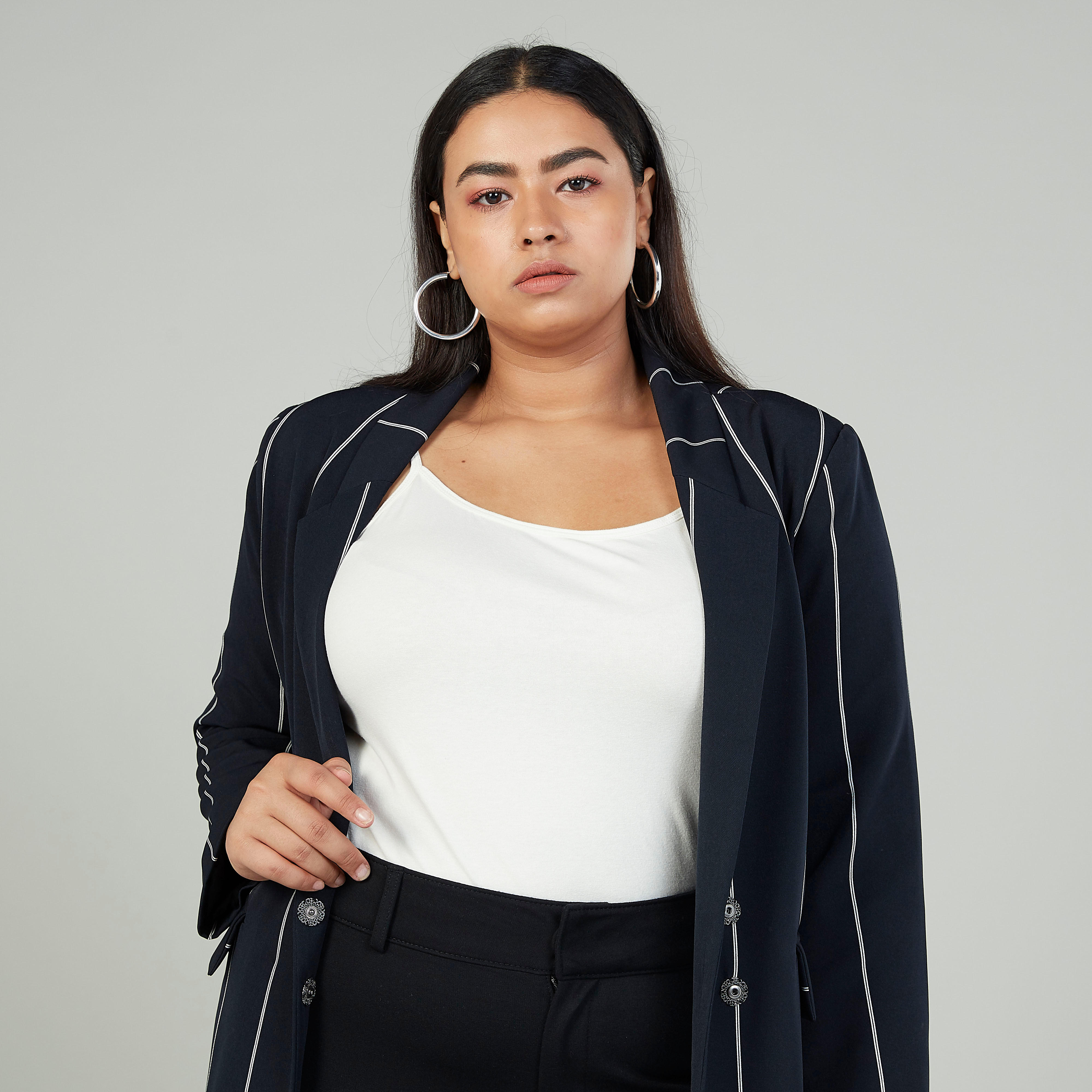 جاكيت مقلّم بأكمام طويلة وأزرار-women-winterwear-coatsandjackets-jackets-image-3