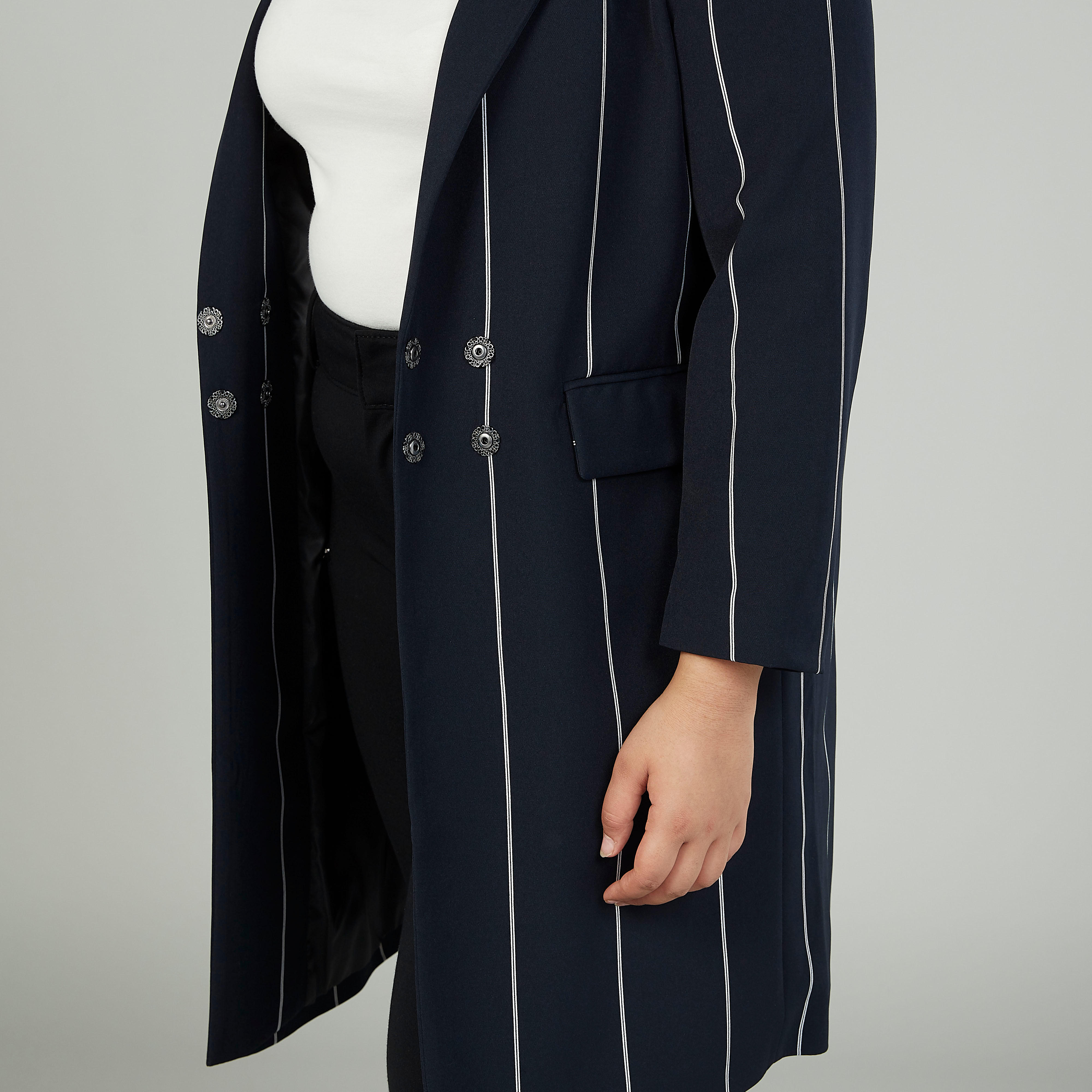 جاكيت مقلّم بأكمام طويلة وأزرار-women-winterwear-coatsandjackets-jackets-image-5