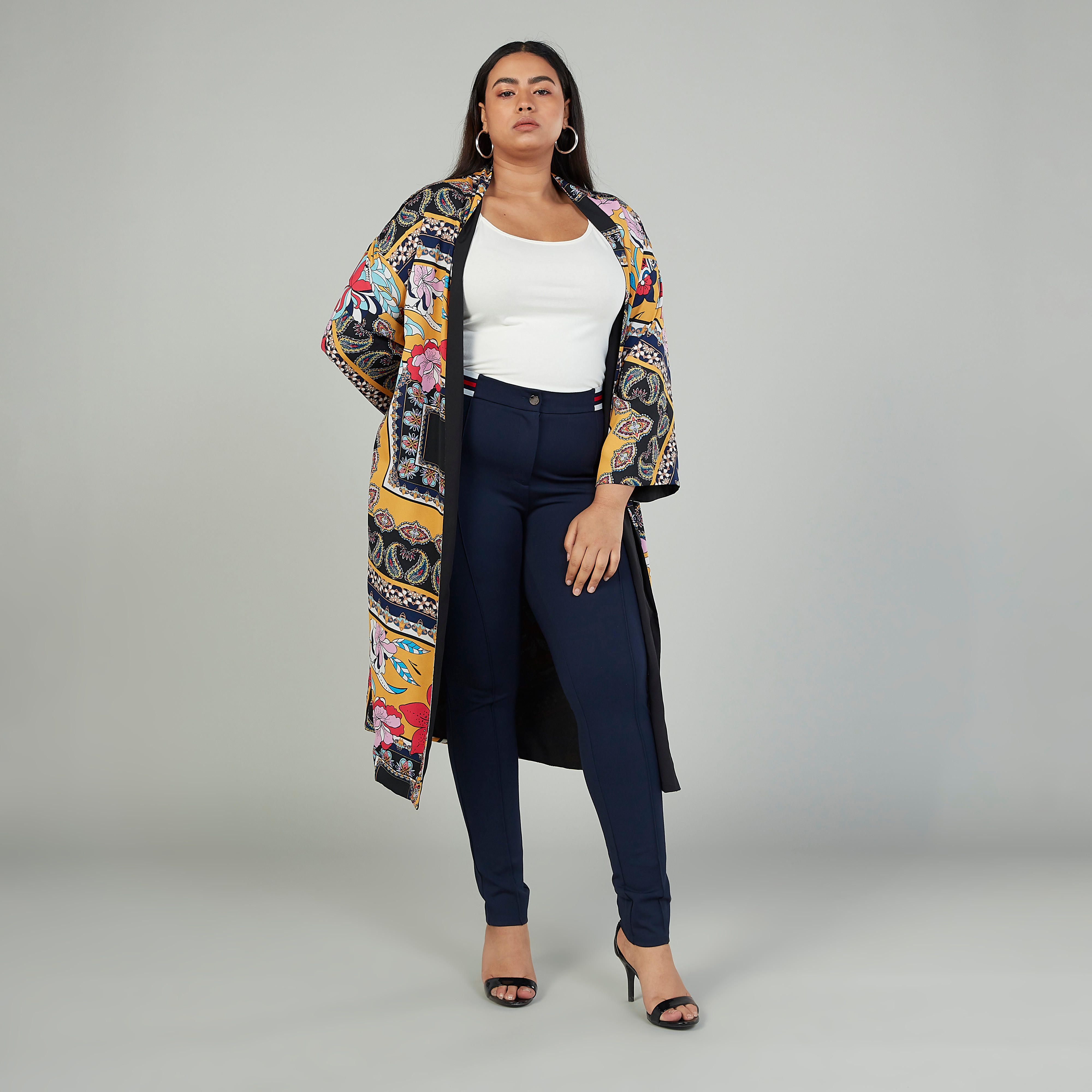 بنطلون ليقنز سادة بخصر مطاطي مخطّط متوسط الارتفاع وتفاصيل جيوب-women-clothing-bottoms-leggings-image-2