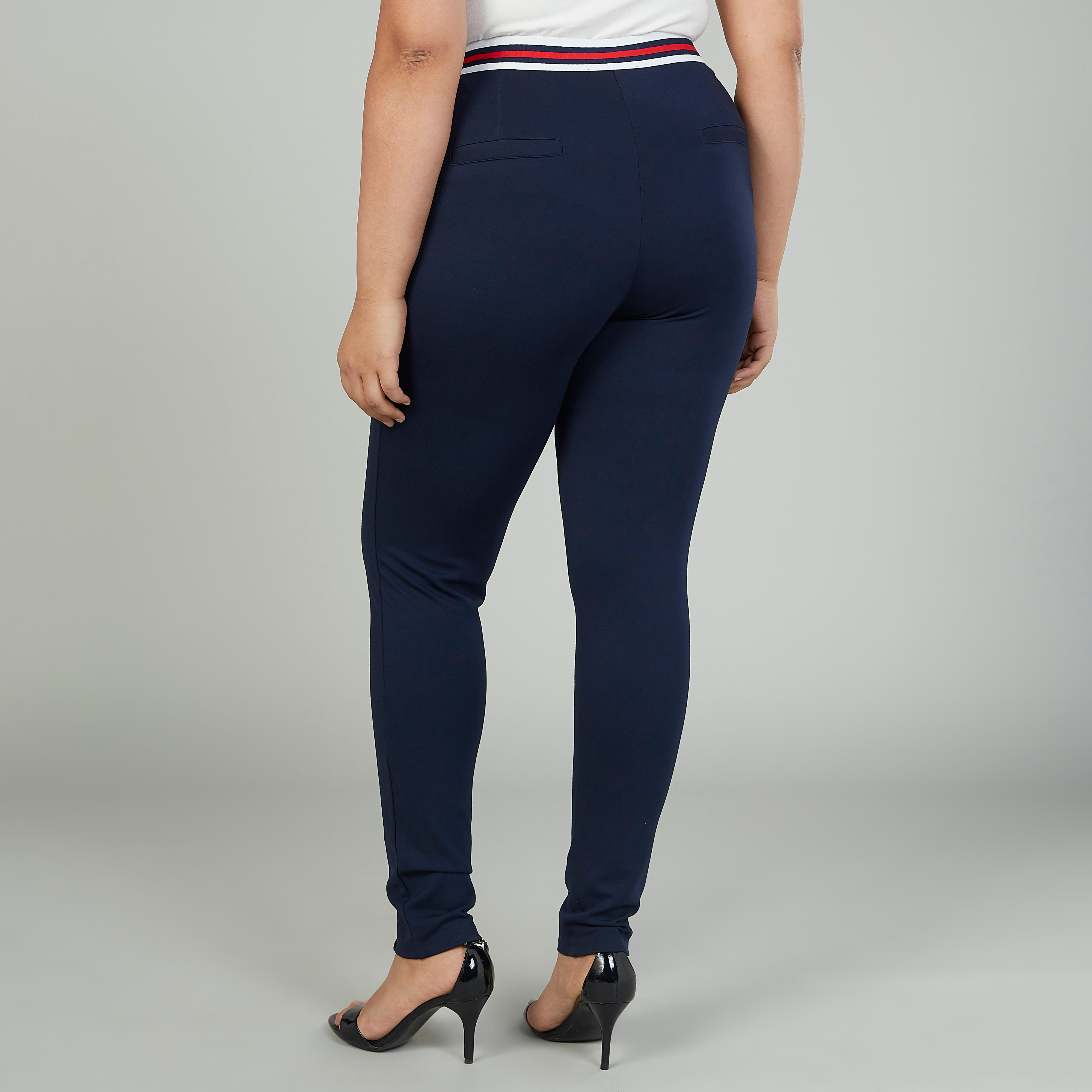 بنطلون ليقنز سادة بخصر مطاطي مخطّط متوسط الارتفاع وتفاصيل جيوب-women-clothing-bottoms-leggings-image-4