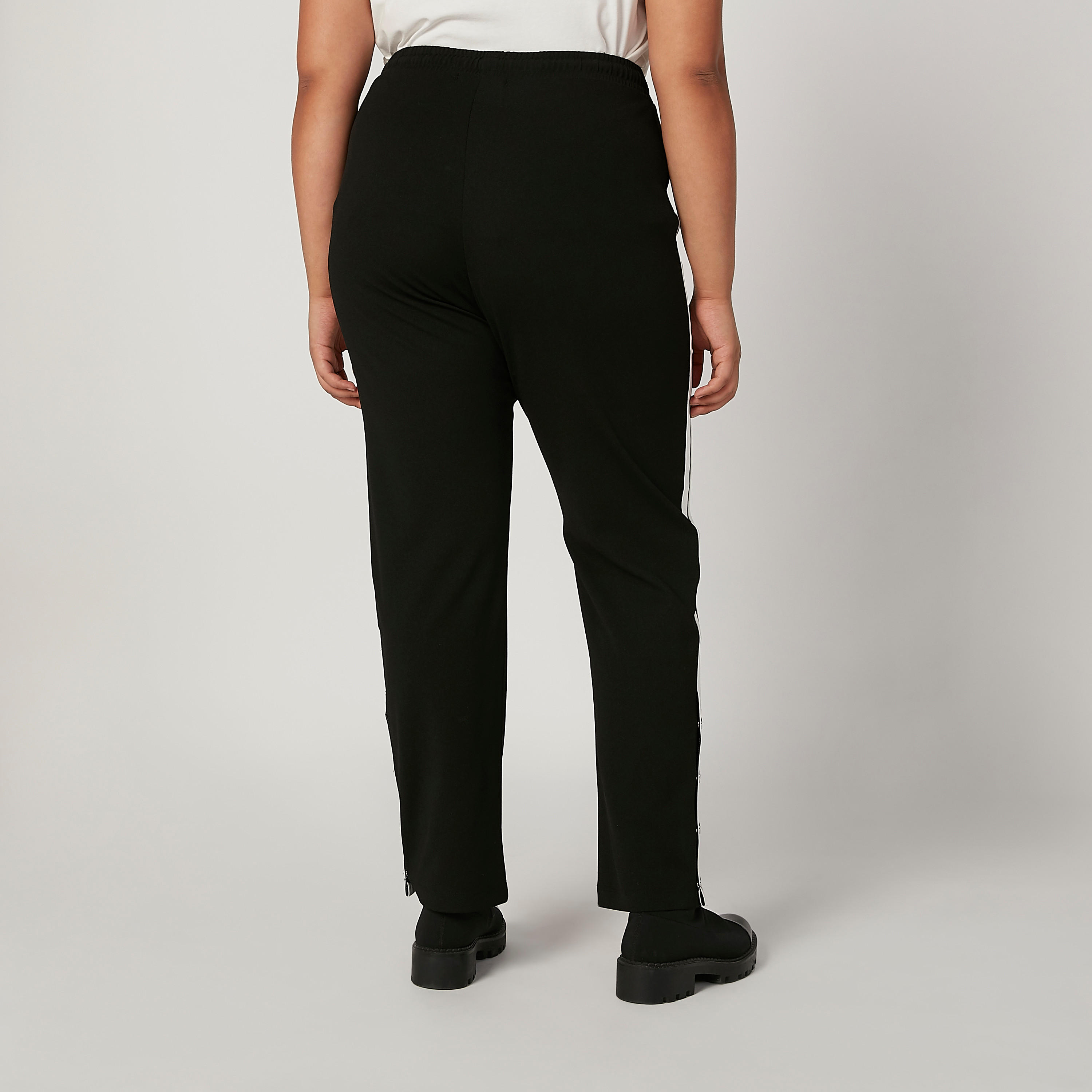 بنطال مقلم بخصر مطّاطي ورباط-women-clothing-bottoms-trousers-image-4
