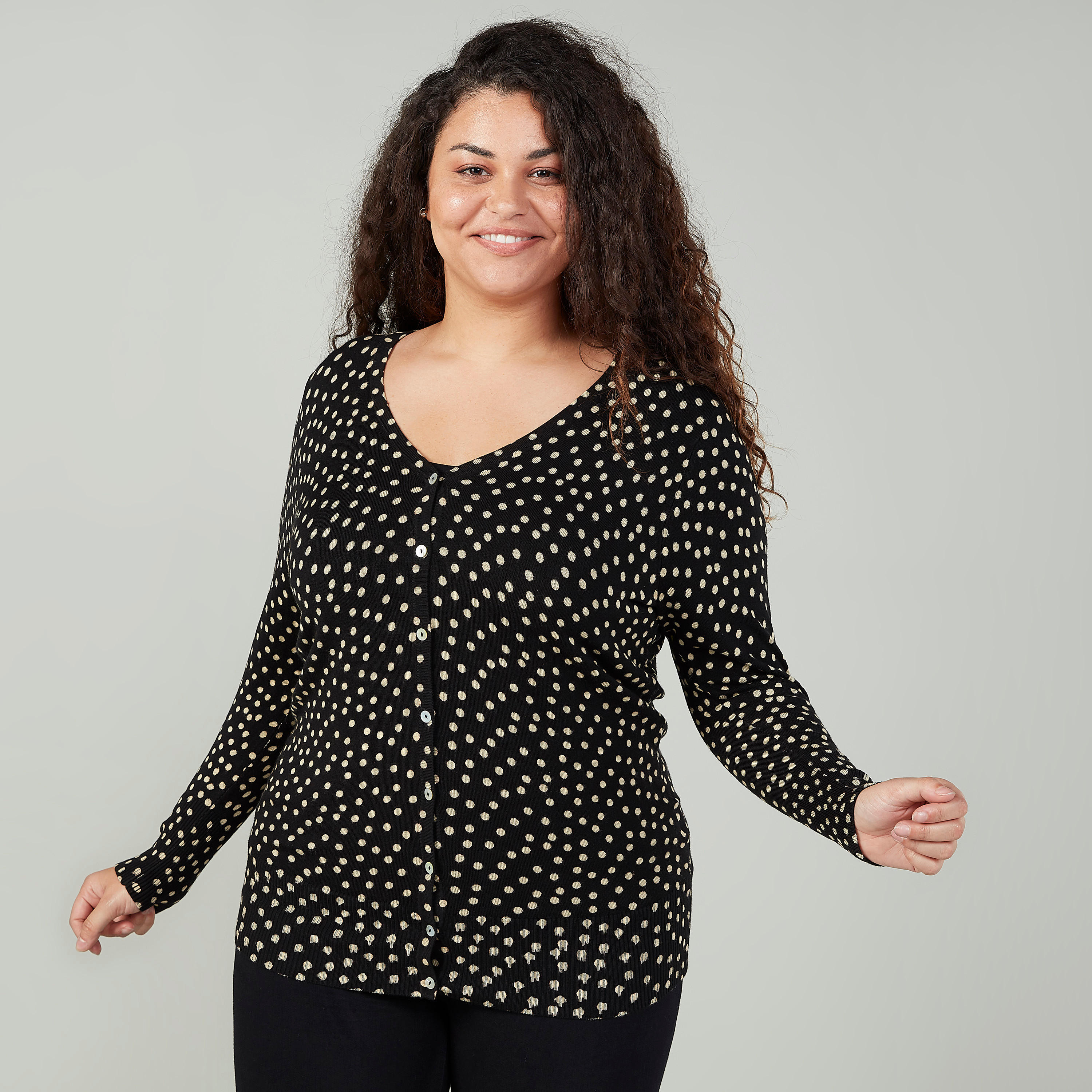 كارديجان بياقة V وأكمام طويلة بطبعات-women-winterwear-cardigansandjumpers-cardigans-image-1