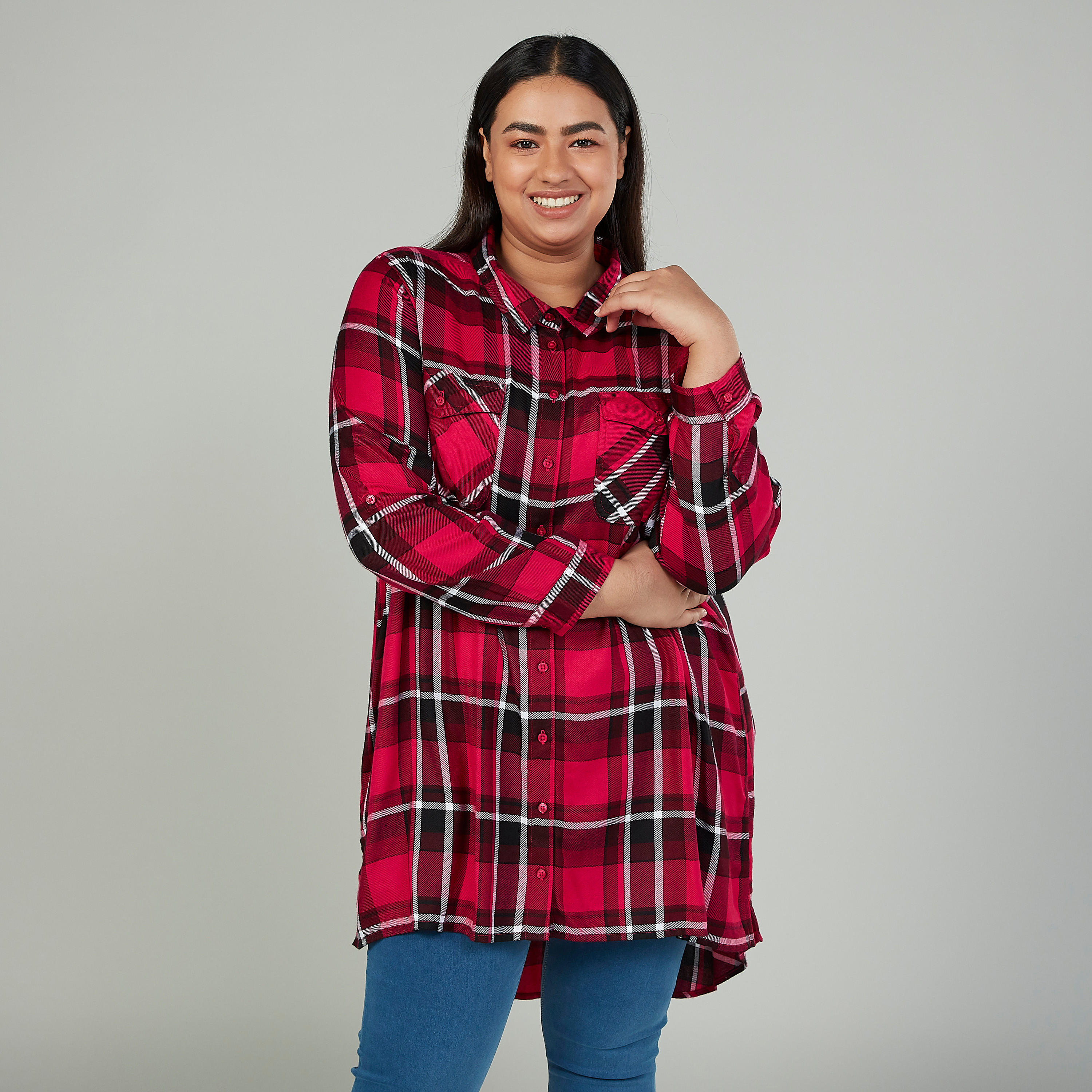 قميص كاروهات طويل بأكمام طويلة وجيوب بطيّة-women-clothing-shirtsandblouses-blouses-image-1