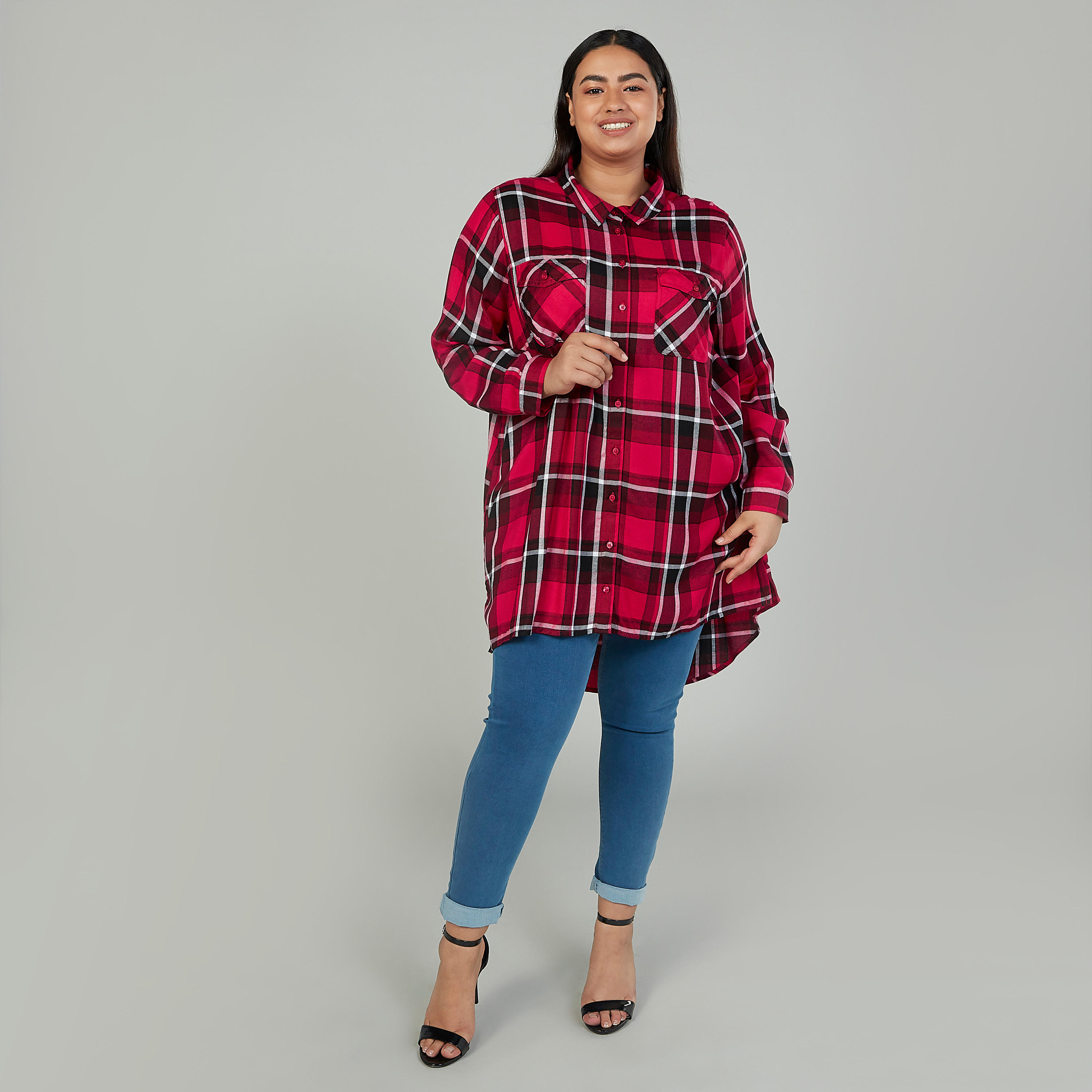 قميص كاروهات طويل بأكمام طويلة وجيوب بطيّة-women-clothing-shirtsandblouses-blouses-image-2