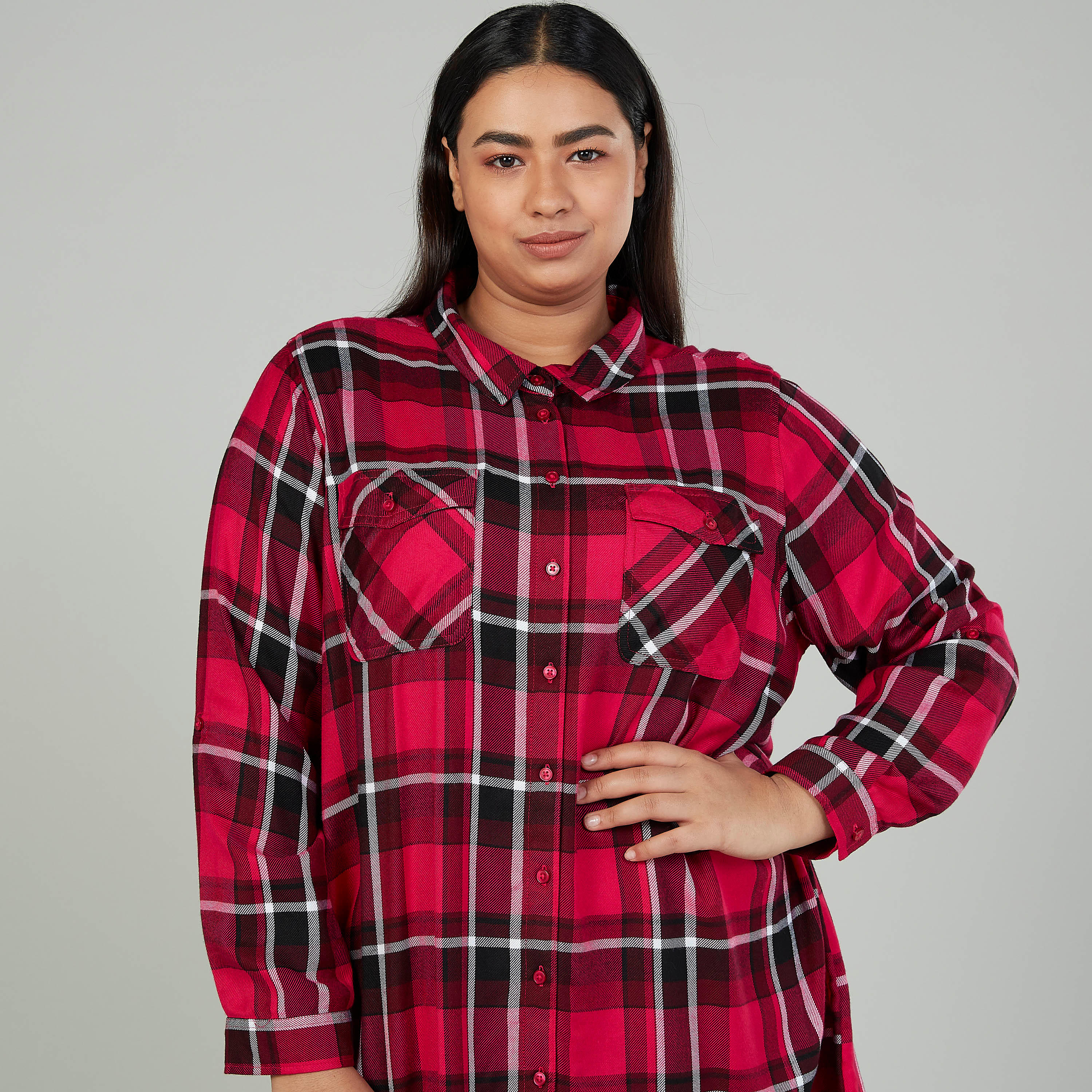 قميص كاروهات طويل بأكمام طويلة وجيوب بطيّة-women-clothing-shirtsandblouses-blouses-image-3