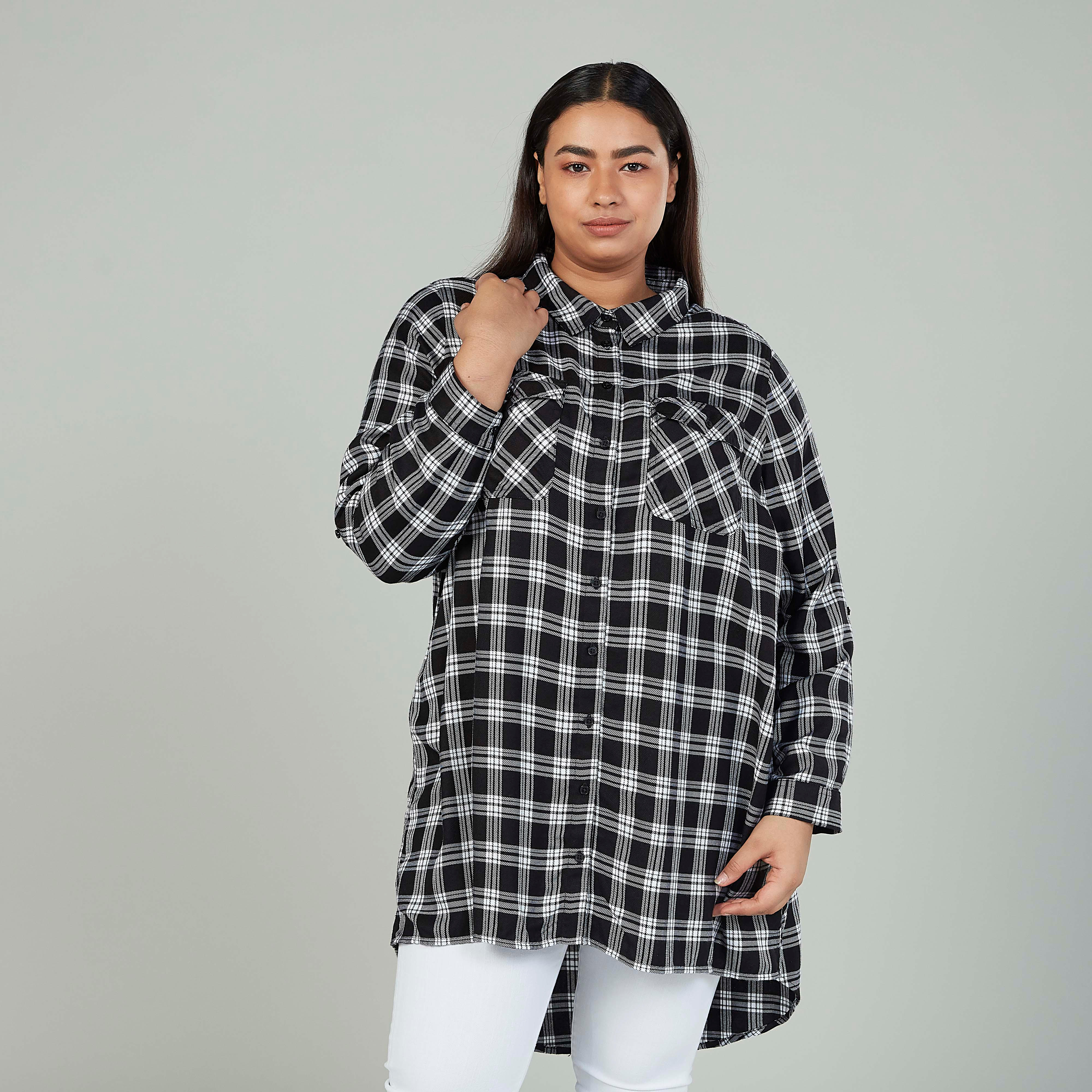 قميص كاروهات بأكمام طويلة وجيوب بطيّة-women-clothing-shirtsandblouses-blouses-image-1