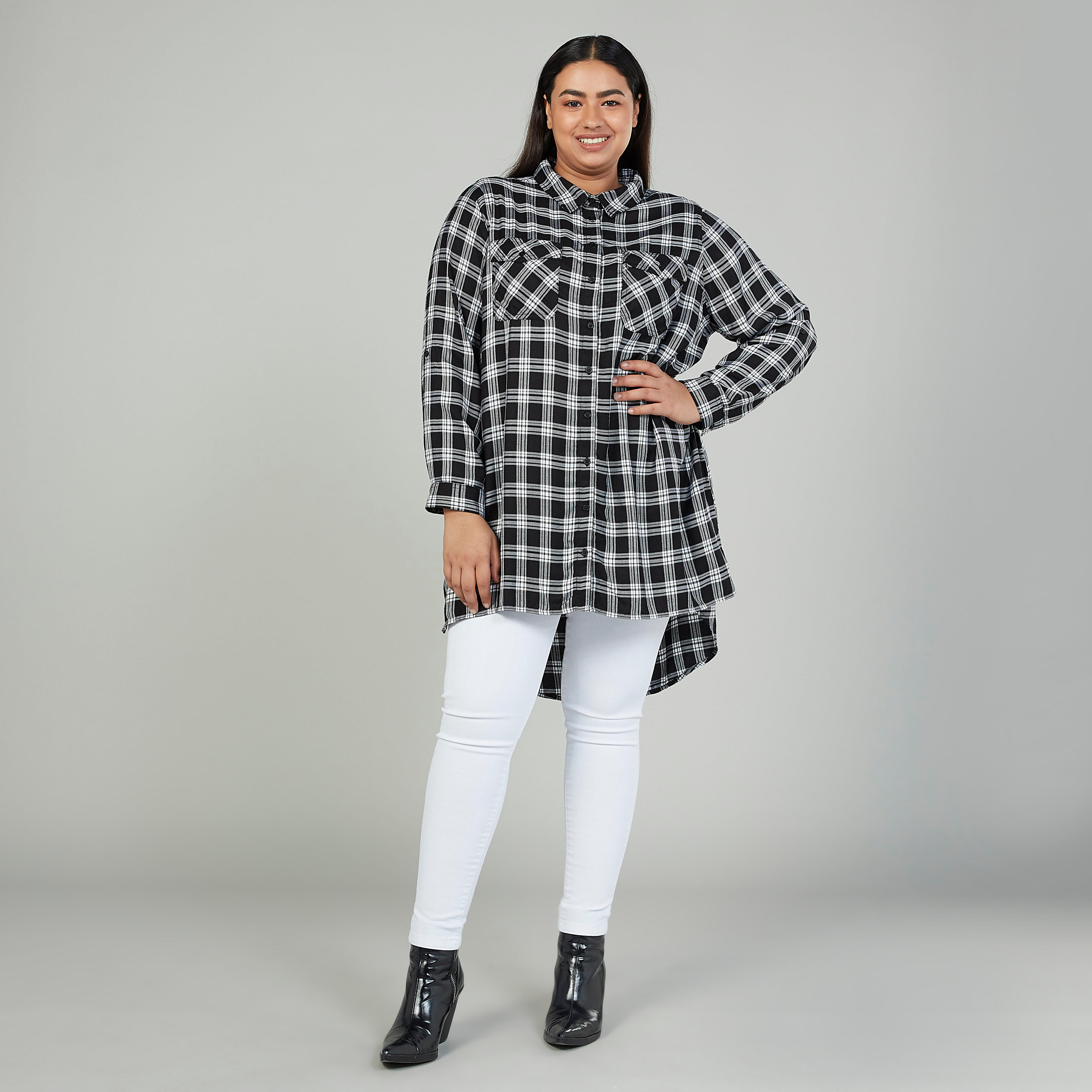 قميص كاروهات بأكمام طويلة وجيوب بطيّة-women-clothing-shirtsandblouses-blouses-image-2