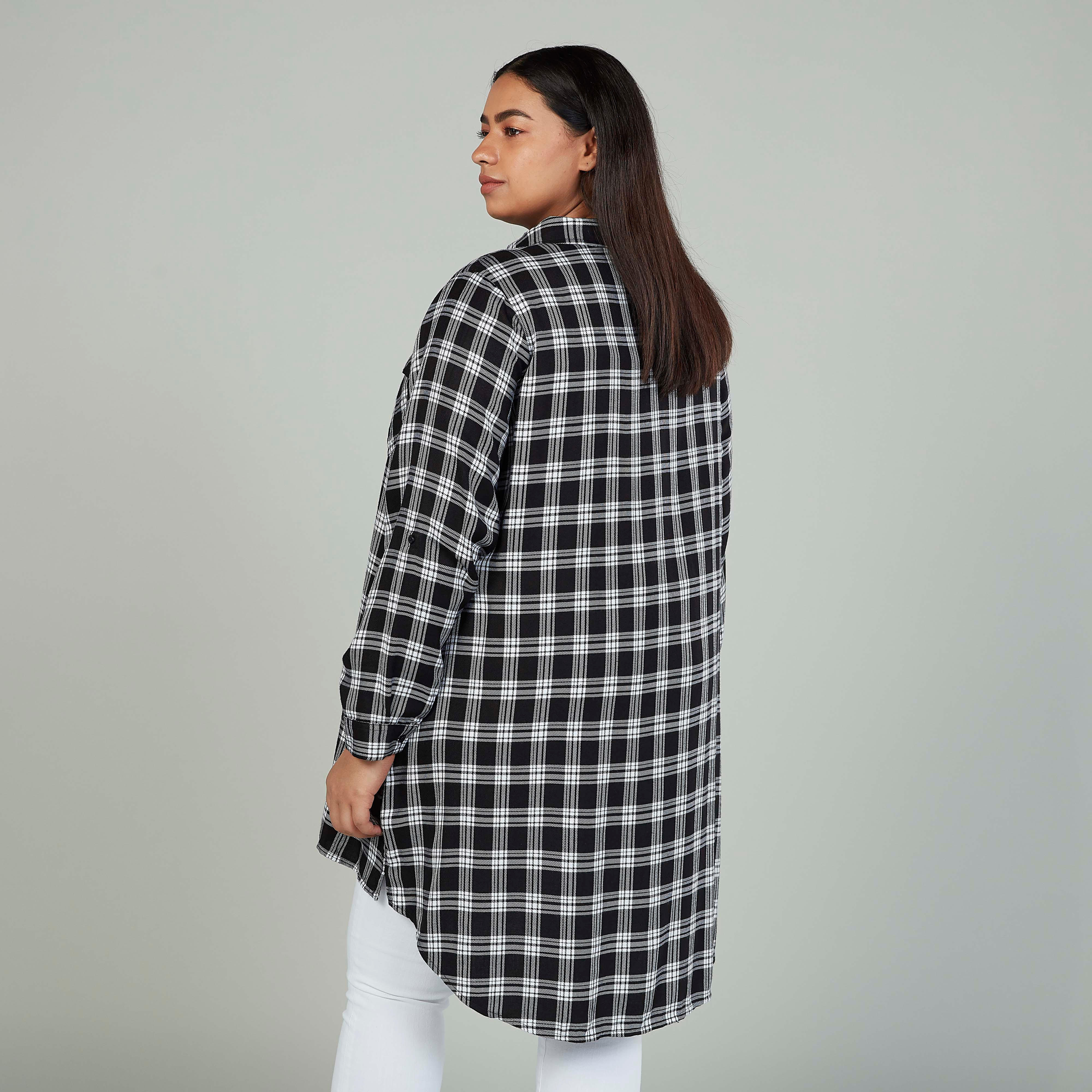 قميص كاروهات بأكمام طويلة وجيوب بطيّة-women-clothing-shirtsandblouses-blouses-image-4
