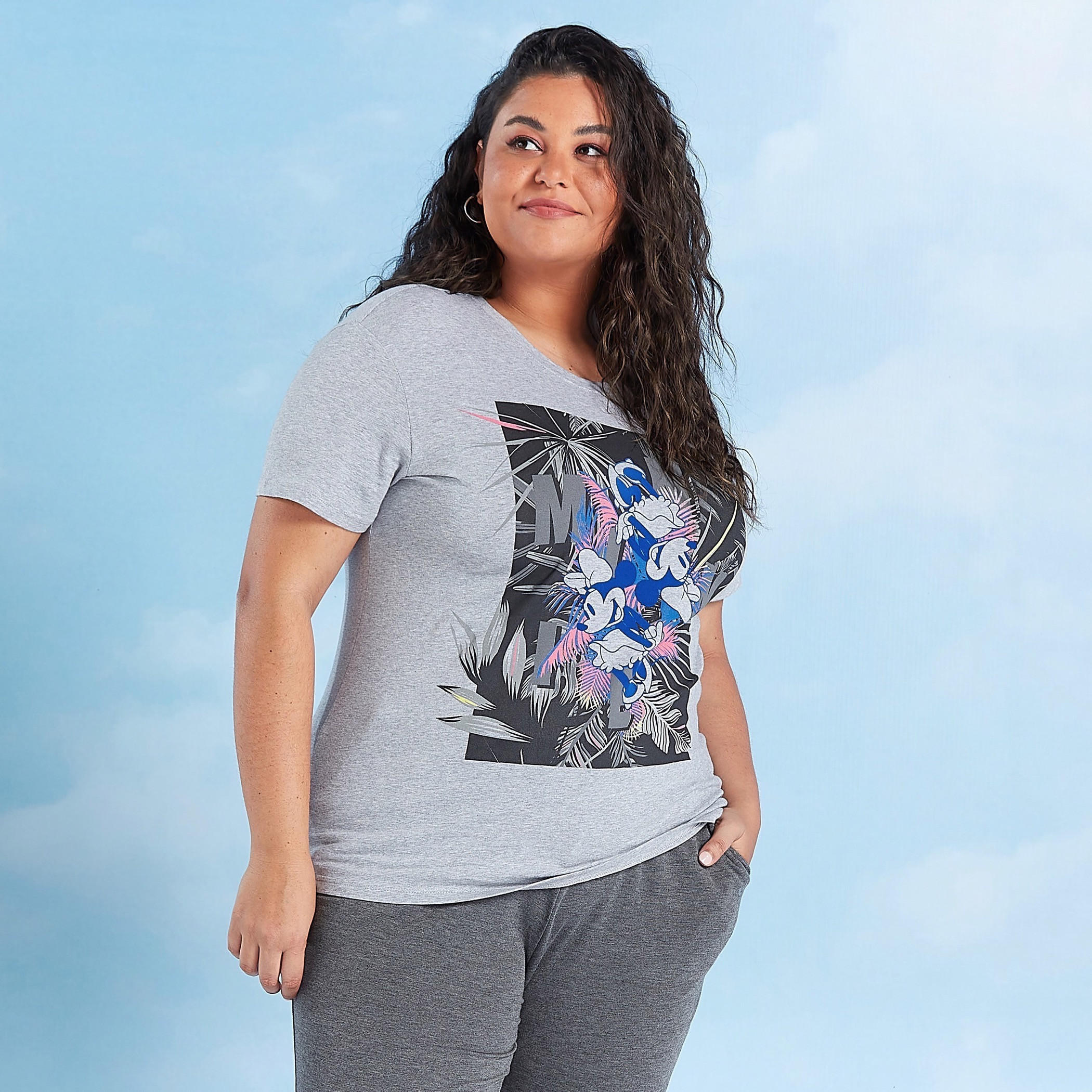 تيشيرت بياقة مستديرة وأكمام قصيرة وطبعات ميني ماوس-women-clothing-tshirts-image-1