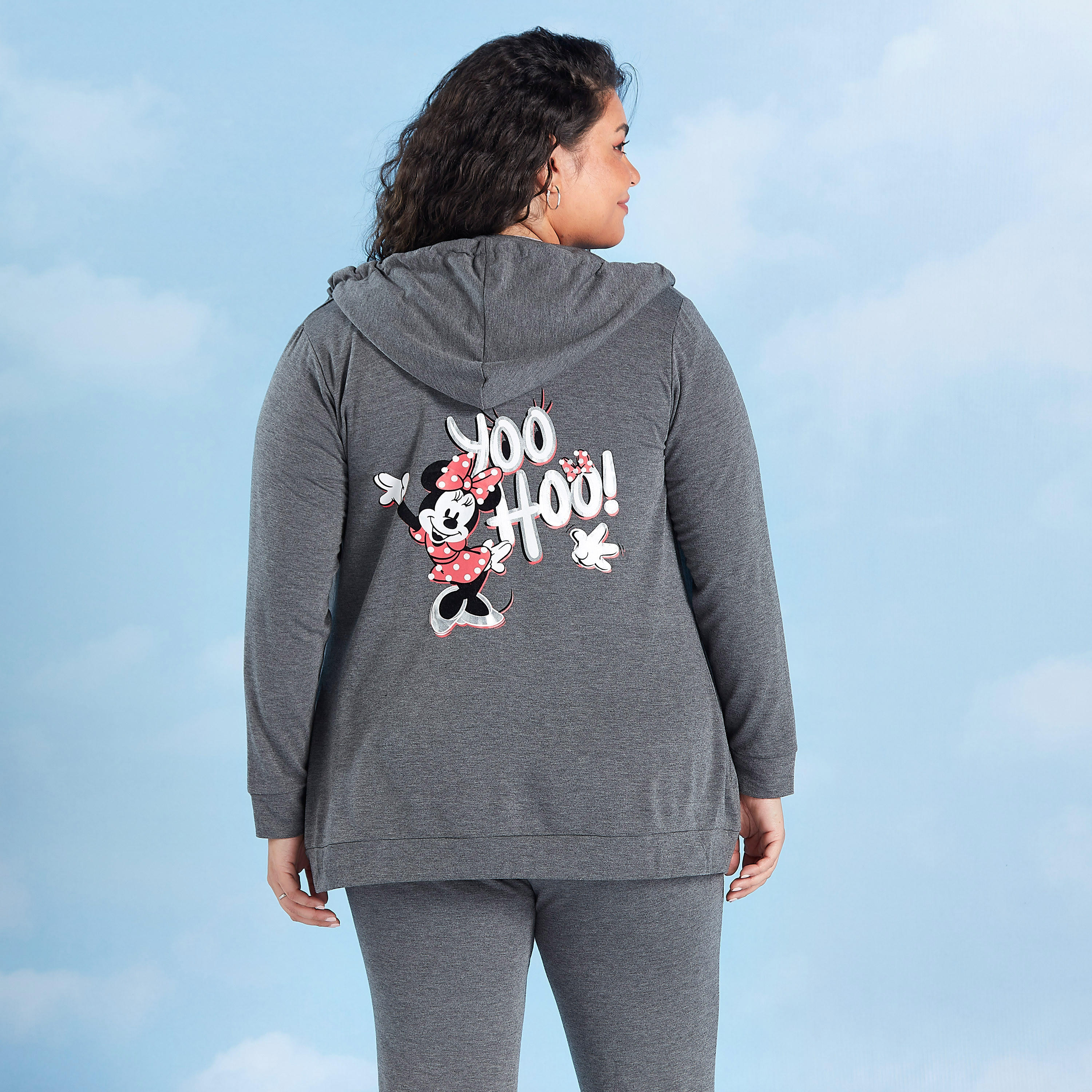سويت شيرت بأكمام طويلة وقبعة وطبعات-women-winterwear-hoodiesandsweatshirts-sweatshirts-image-1