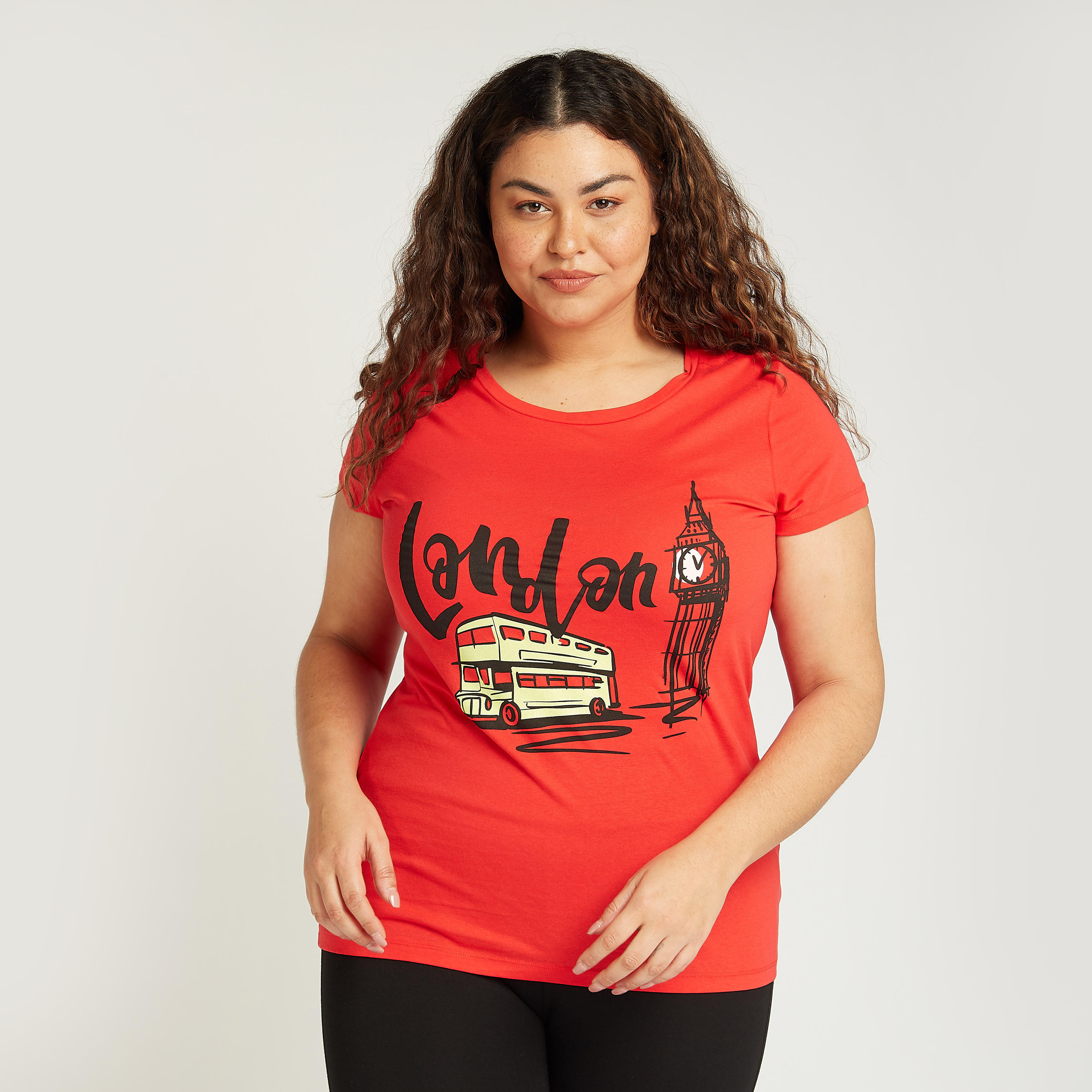 تيشيرت بياقة مستديرة وأكمام قصيرة وطبعات-women-clothing-tshirts-image-4