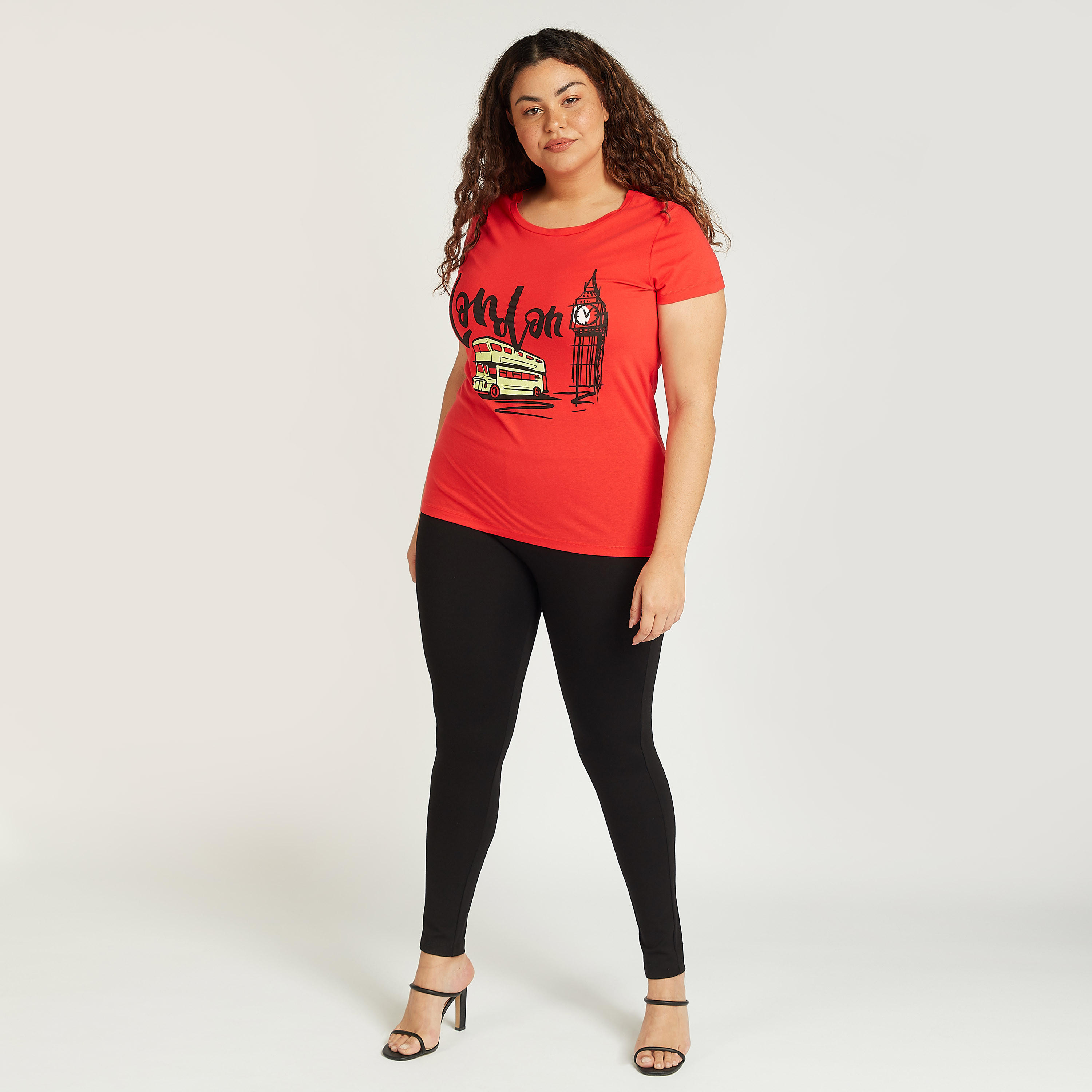 تيشيرت بياقة مستديرة وأكمام قصيرة وطبعات-women-clothing-tshirts-image-3