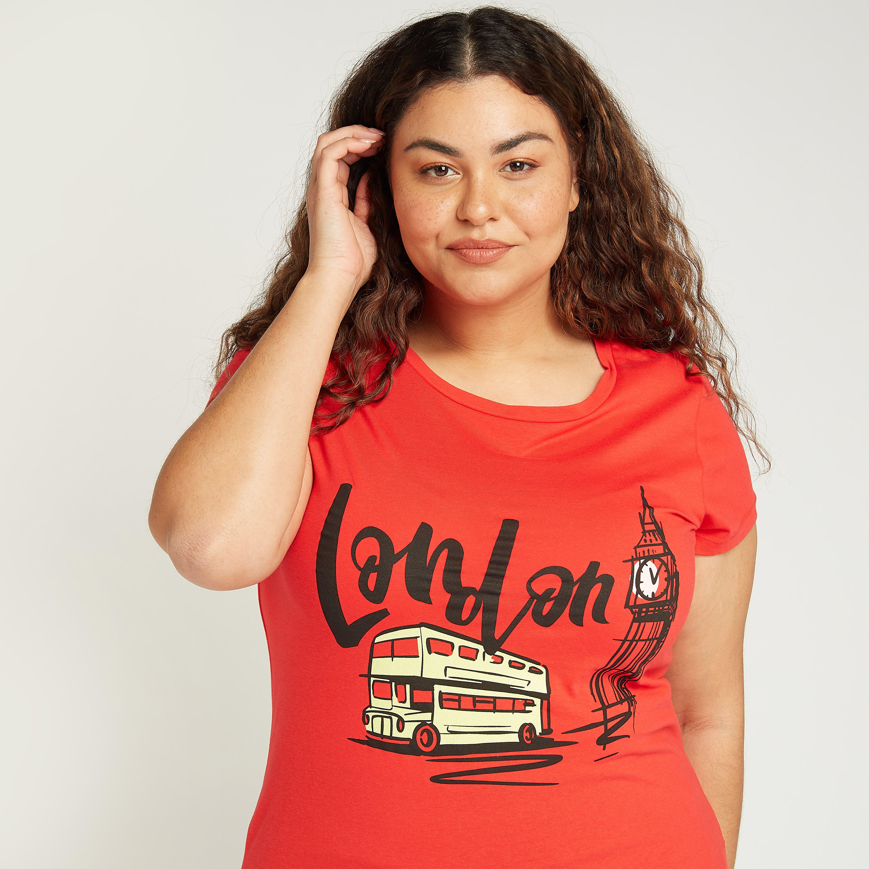 تيشيرت بياقة مستديرة وأكمام قصيرة وطبعات-women-clothing-tshirts-image-2