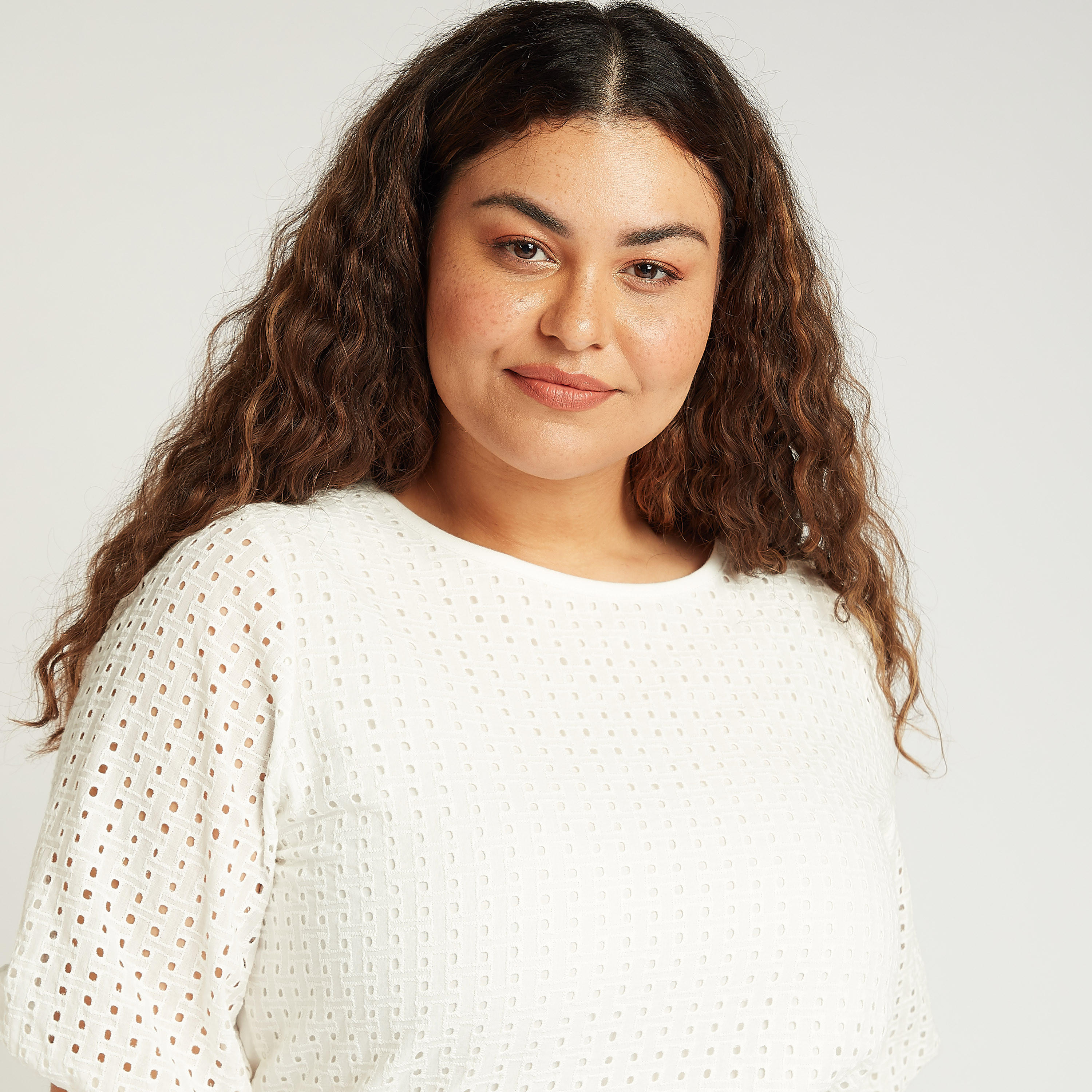 بلوزة شيفلي بياقة مستديرة وأكمام قصيرة-women-clothing-shirtsandblouses-blouses-image-3