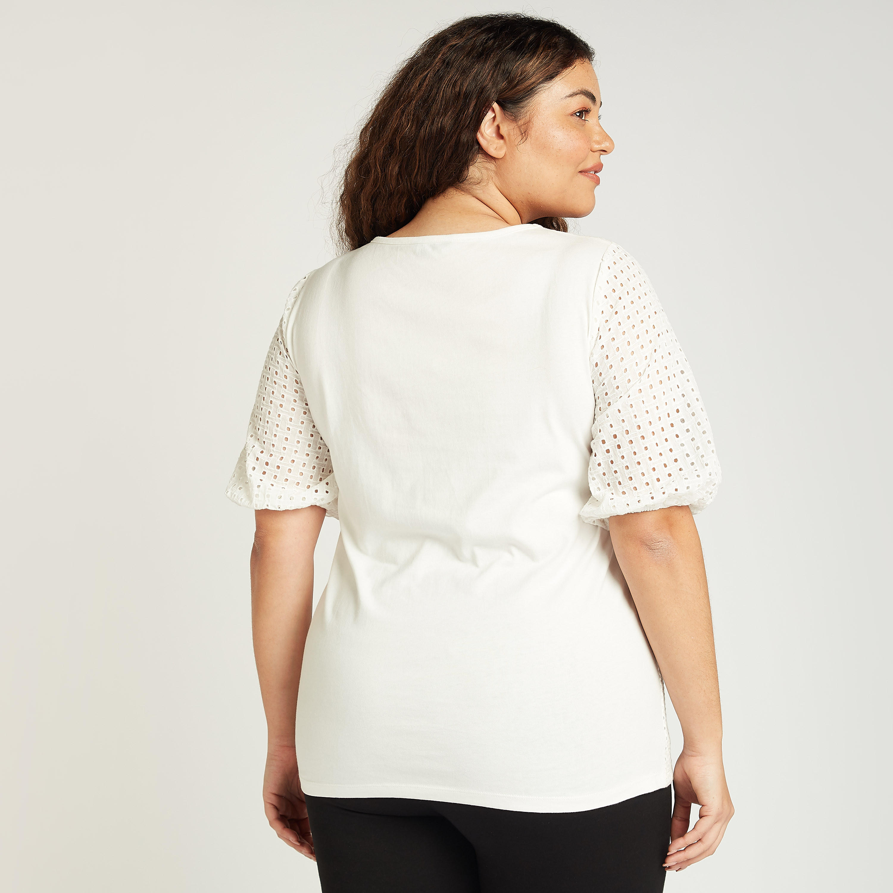بلوزة شيفلي بياقة مستديرة وأكمام قصيرة-women-clothing-shirtsandblouses-blouses-image-4