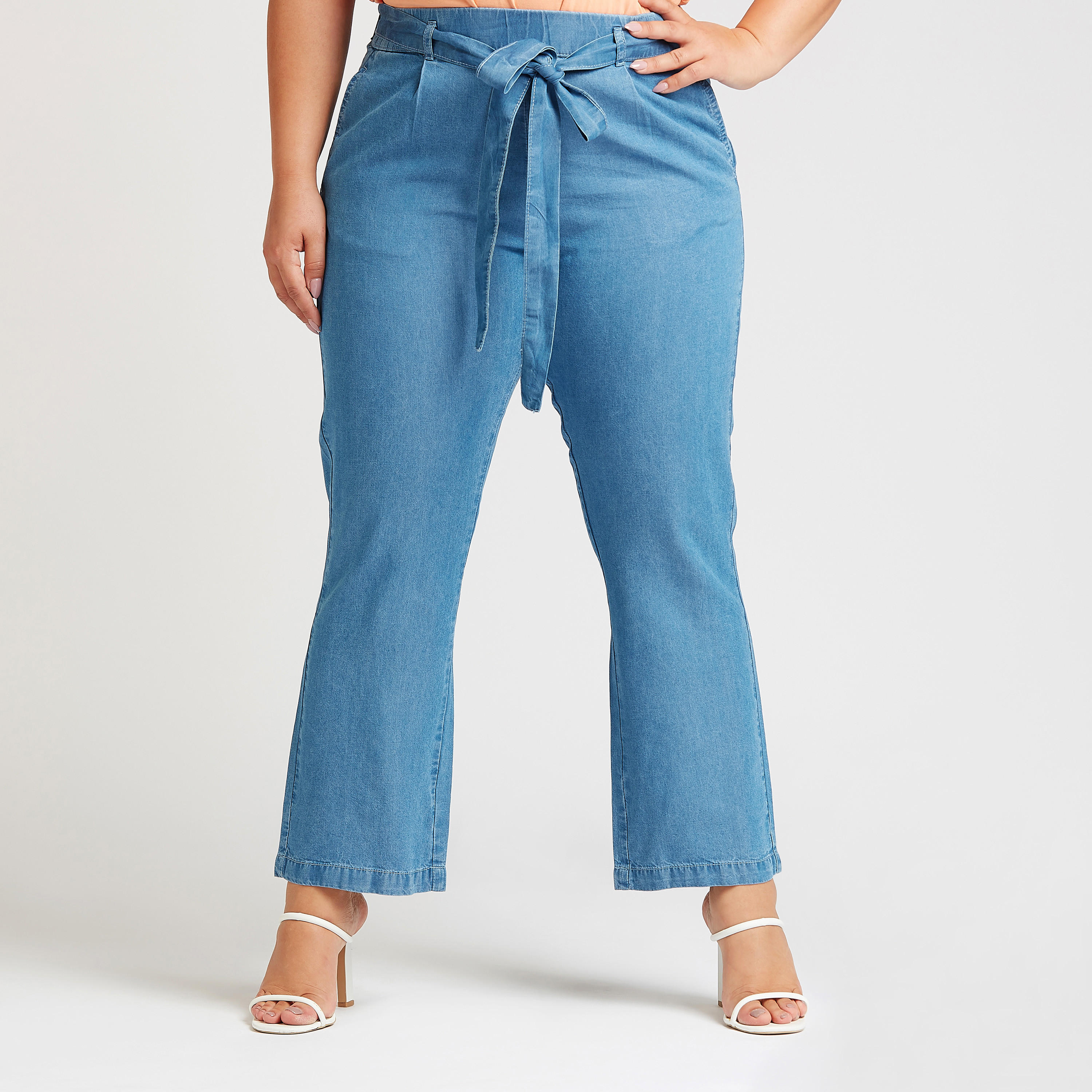 بنطلون بالازو دنيم سادة بخصر متوسّط الارتفاع وأربطة وتفاصيل جيوب-women-clothing-bottoms-trousers-image-1