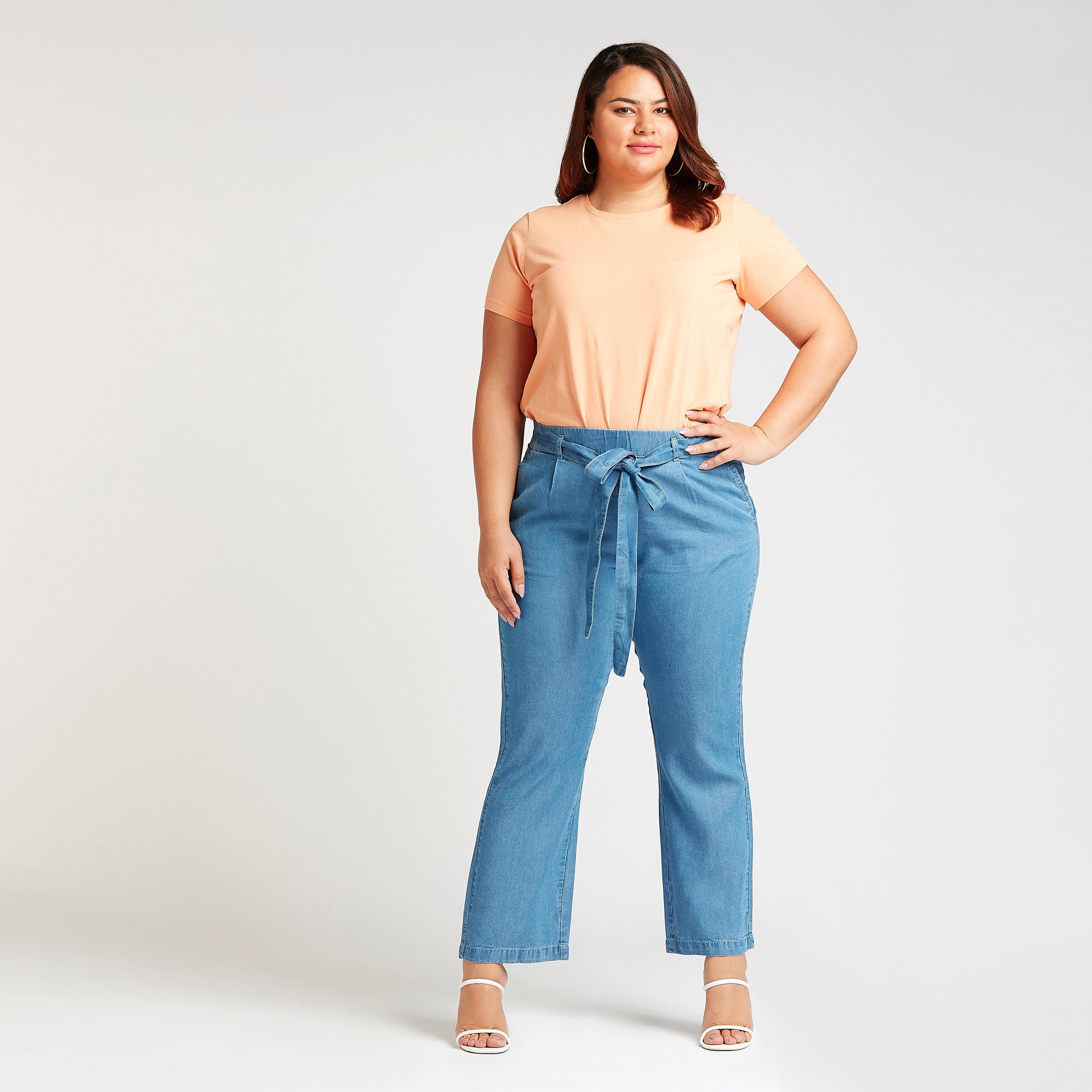بنطلون بالازو دنيم سادة بخصر متوسّط الارتفاع وأربطة وتفاصيل جيوب-women-clothing-bottoms-trousers-image-2