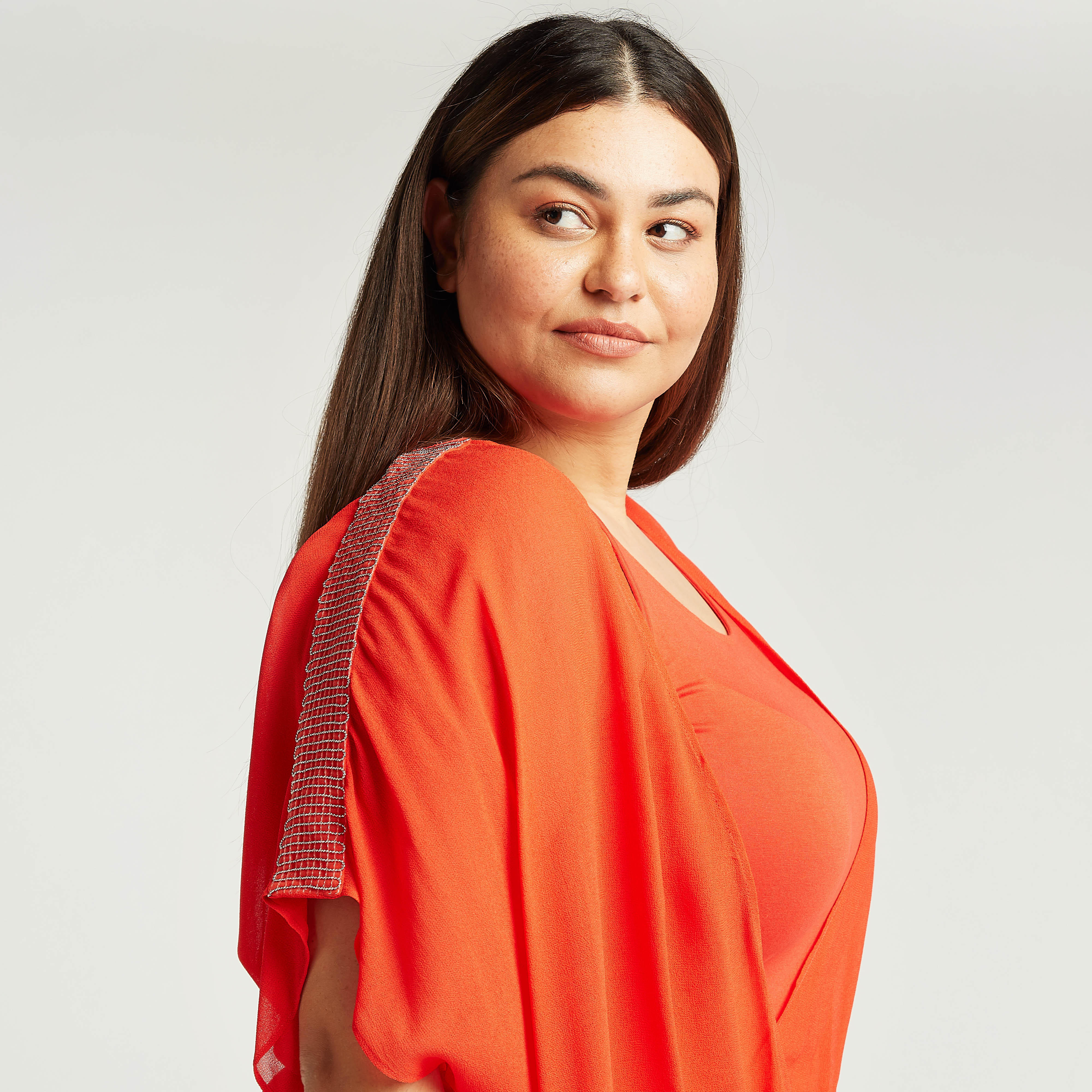 بلوزة سادة بياقة مستديرة وأكمام لامعة-women-clothing-shirtsandblouses-blouses-image-2