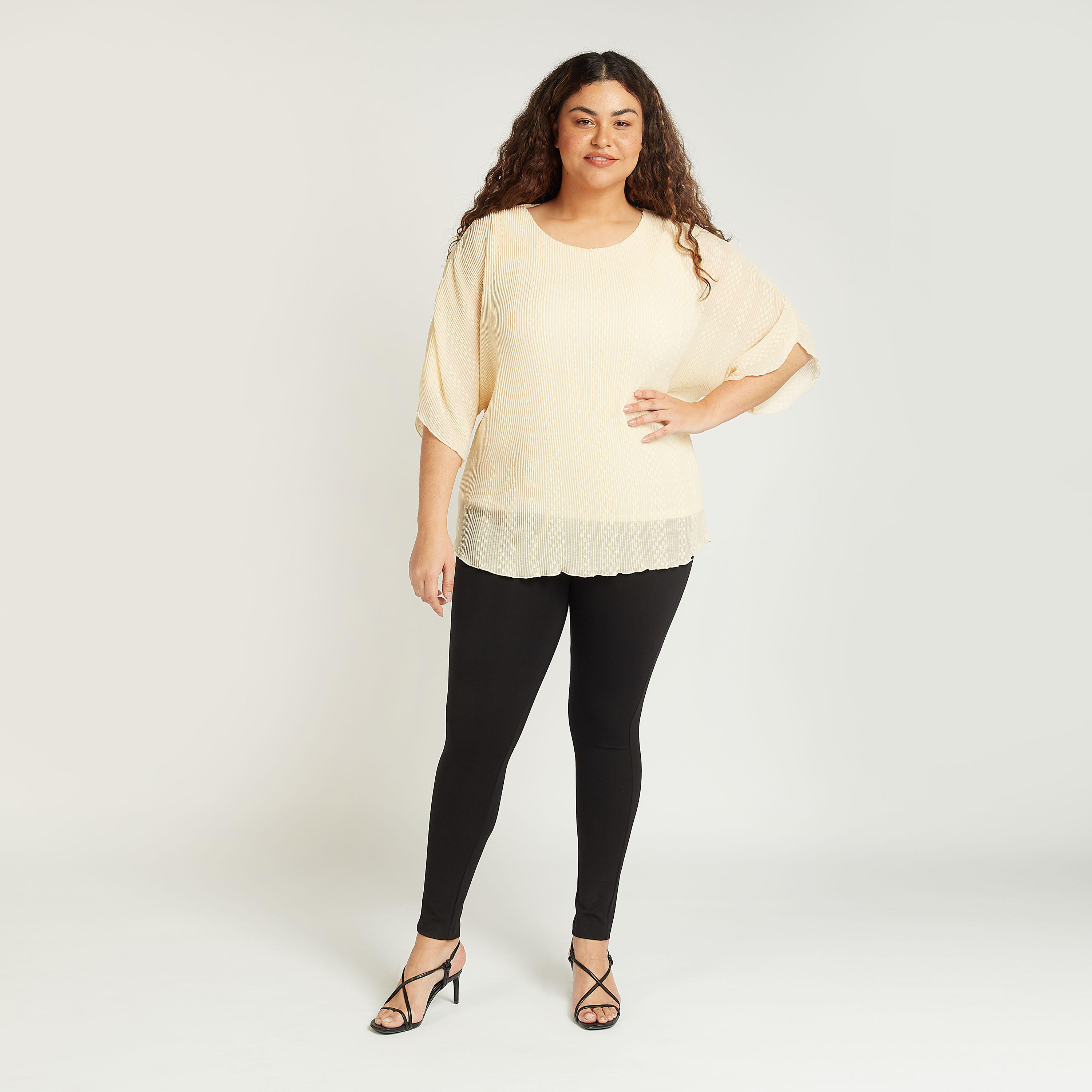 بلوزة بارزة الملمس بياقة مستديرة وأكمام واسعة-women-clothing-shirtsandblouses-blouses-image-3