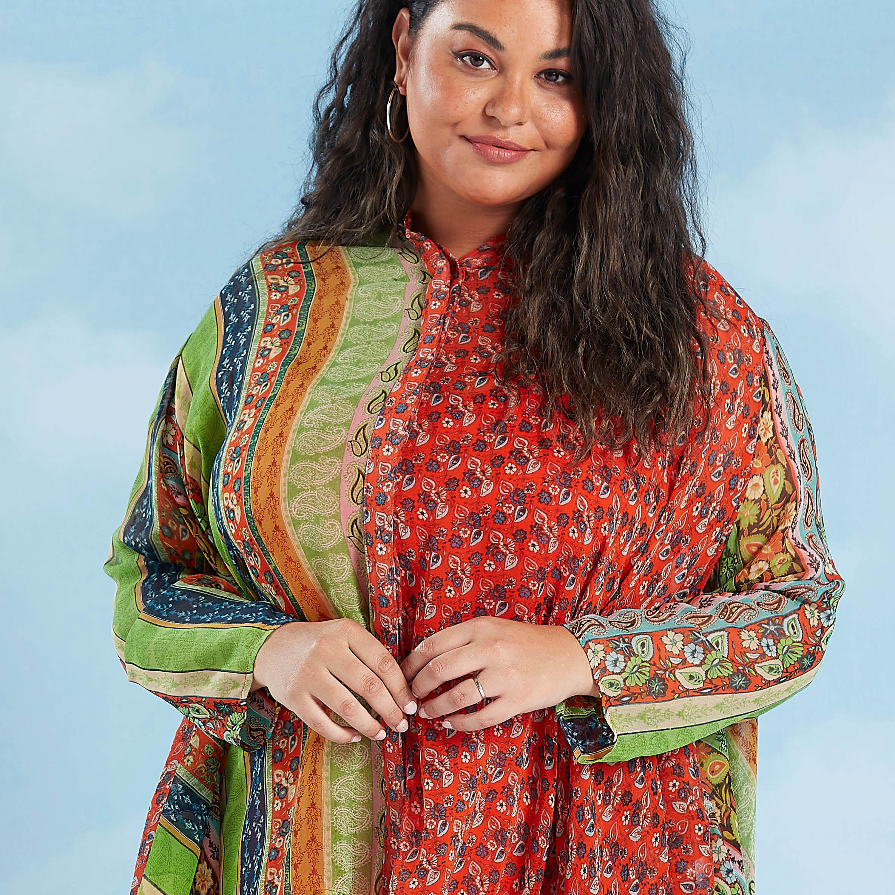 قميص طويل بأكمام طويلة وحوّاف غير مستويّة وطبعات-women-clothing-shirtsandblouses-blouses-image-3