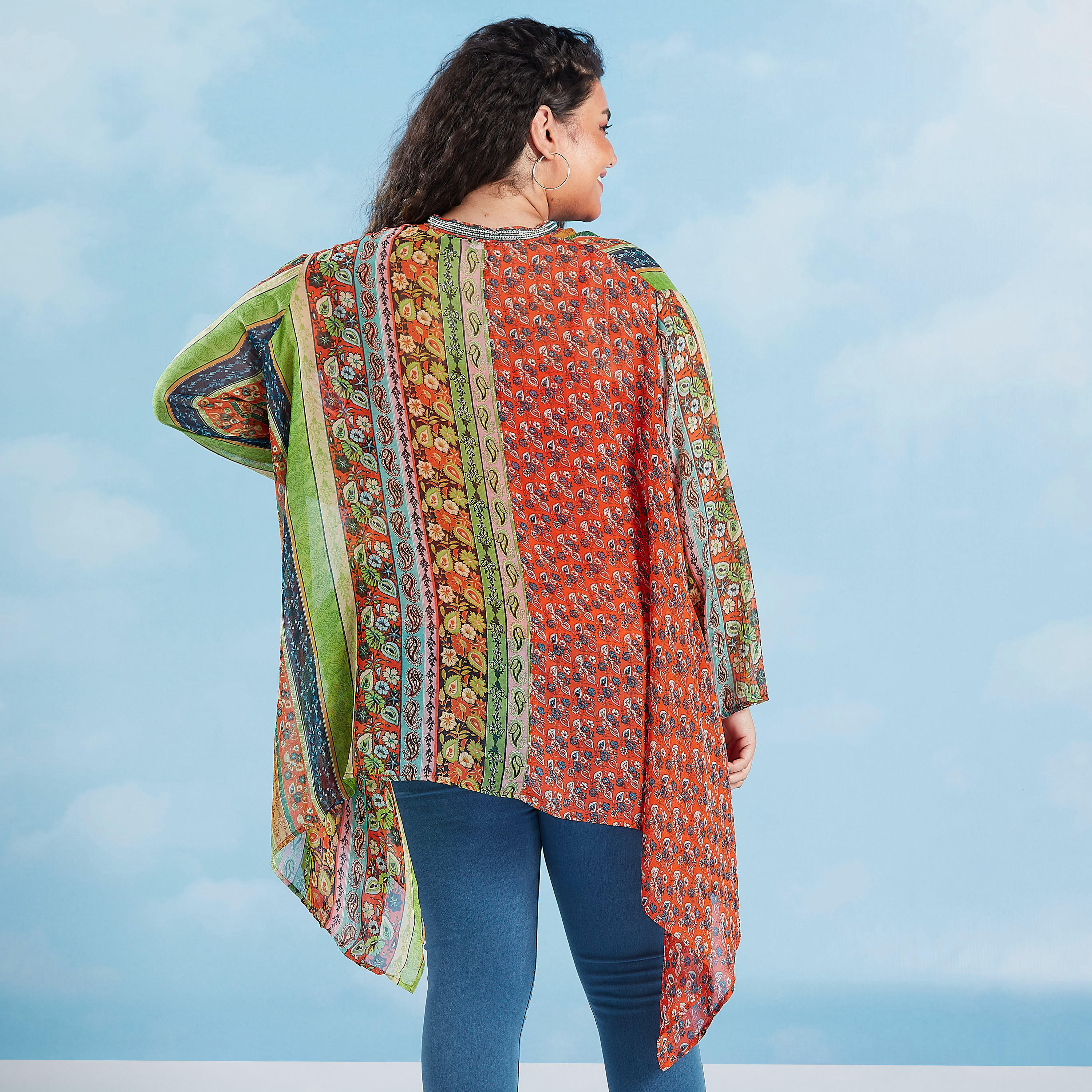 قميص طويل بأكمام طويلة وحوّاف غير مستويّة وطبعات-women-clothing-shirtsandblouses-blouses-image-4