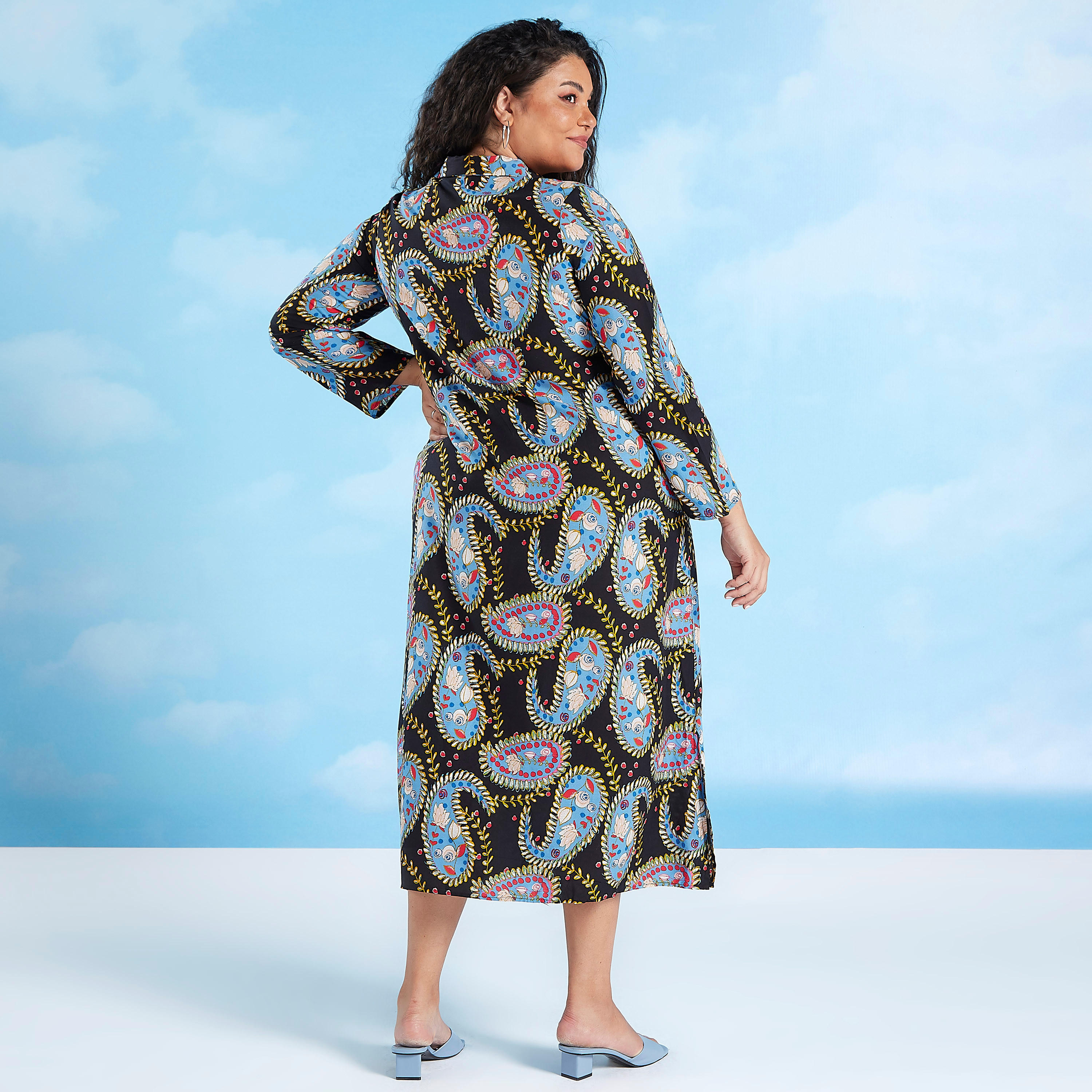 فستان قميص ماكسي بأكمام طويلة وياقة عادية وطبعات بيزلي-women-clothing-dresses-image-4