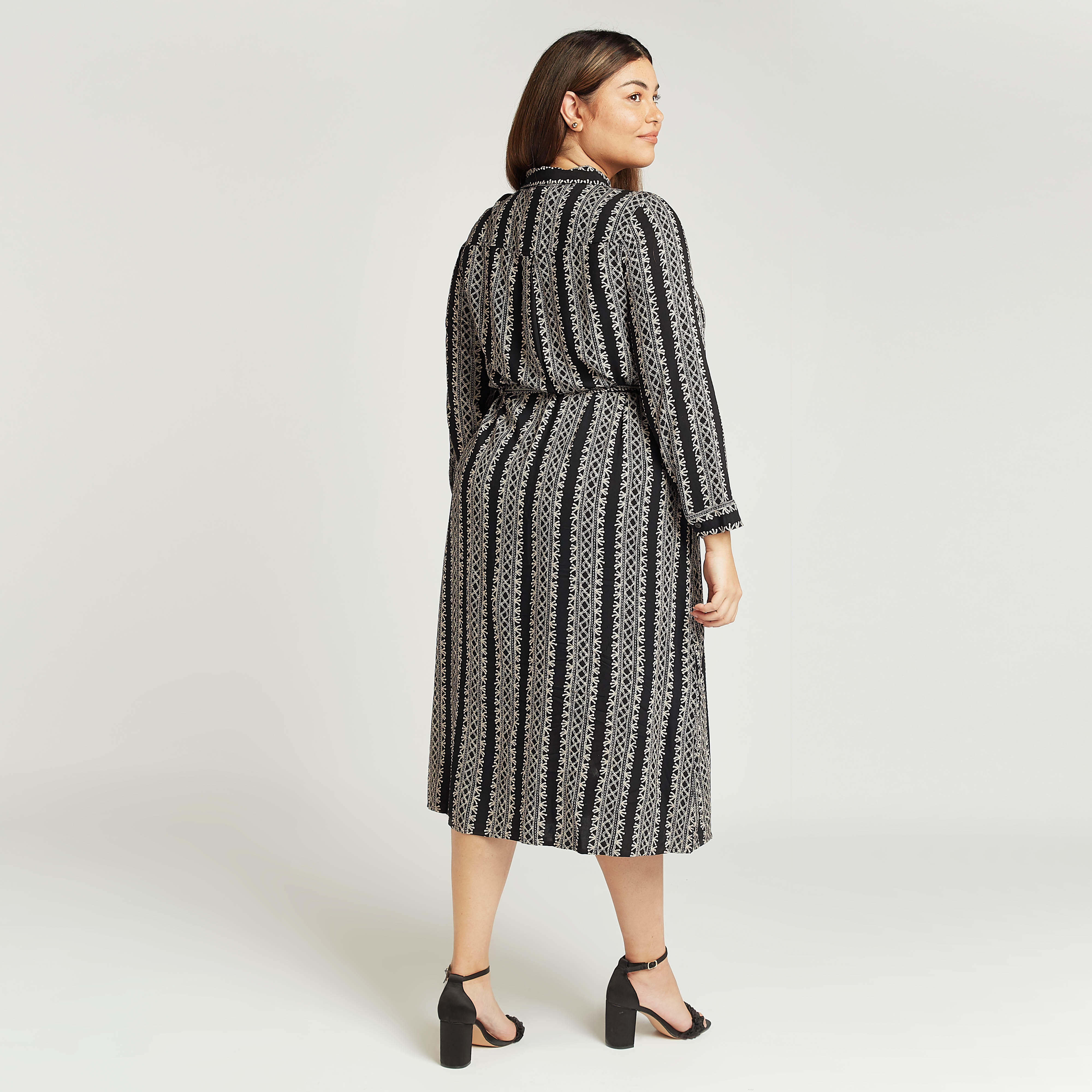 فستان قميص ميدي بأكمام طويلة وأربطة وطبعات-women-clothing-dresses-image-4