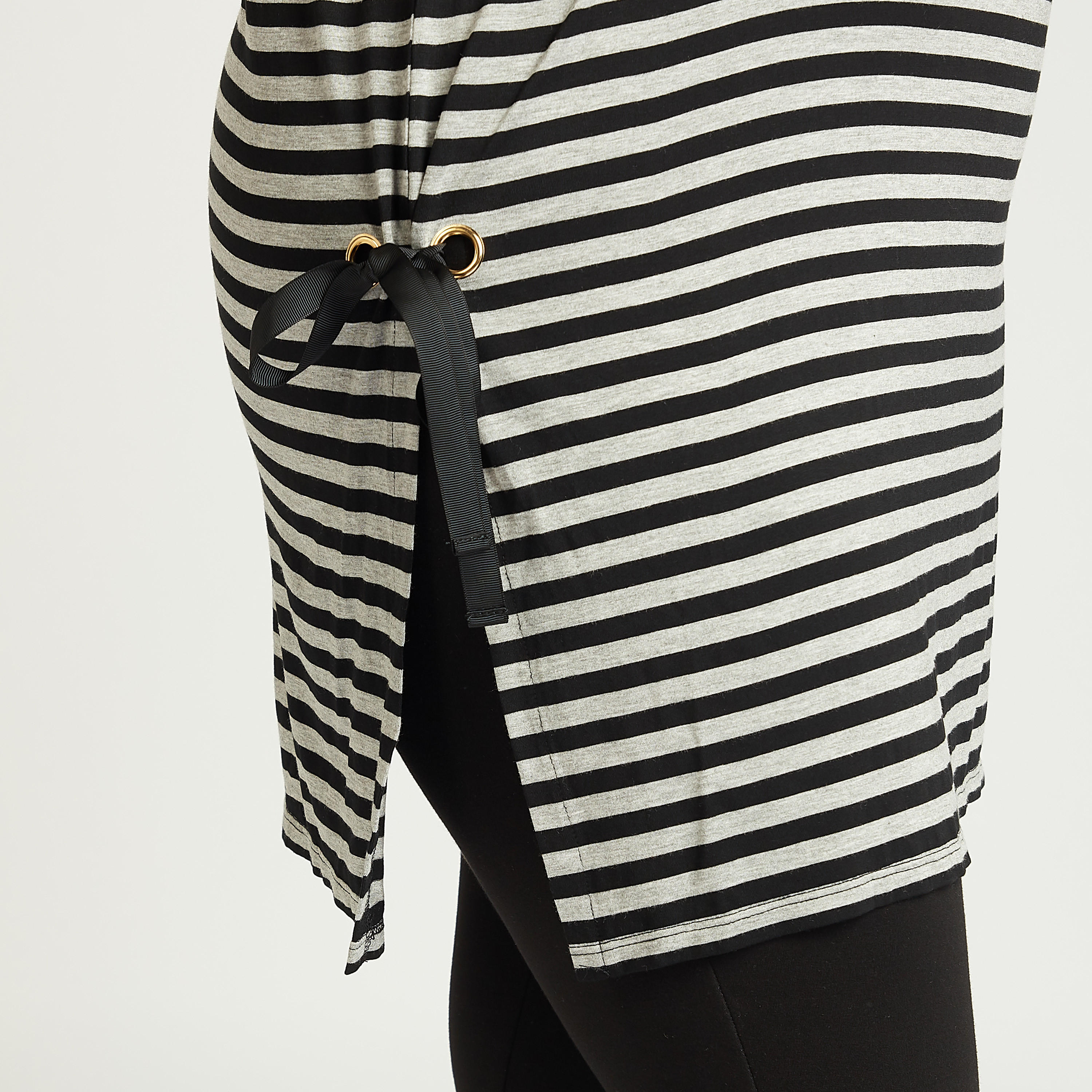 تيشيرت طويل مقلّم بياقة مستديرة وأكمام قصيرة-women-clothing-tshirts-image-3