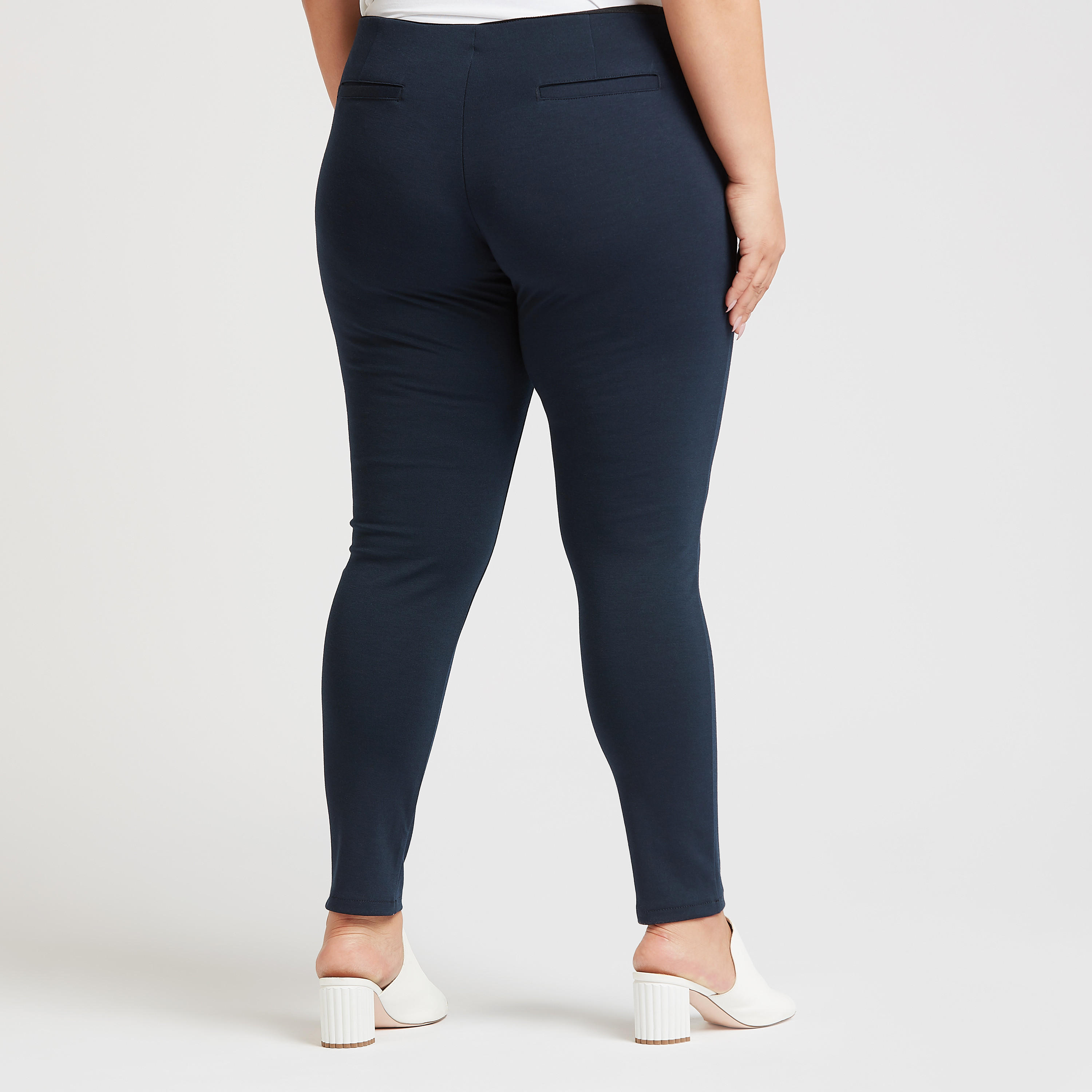 بنطلون ليقنز سادة بخصر متوسط الارتفاع وخصر مطاطي-women-clothing-bottoms-leggings-image-4