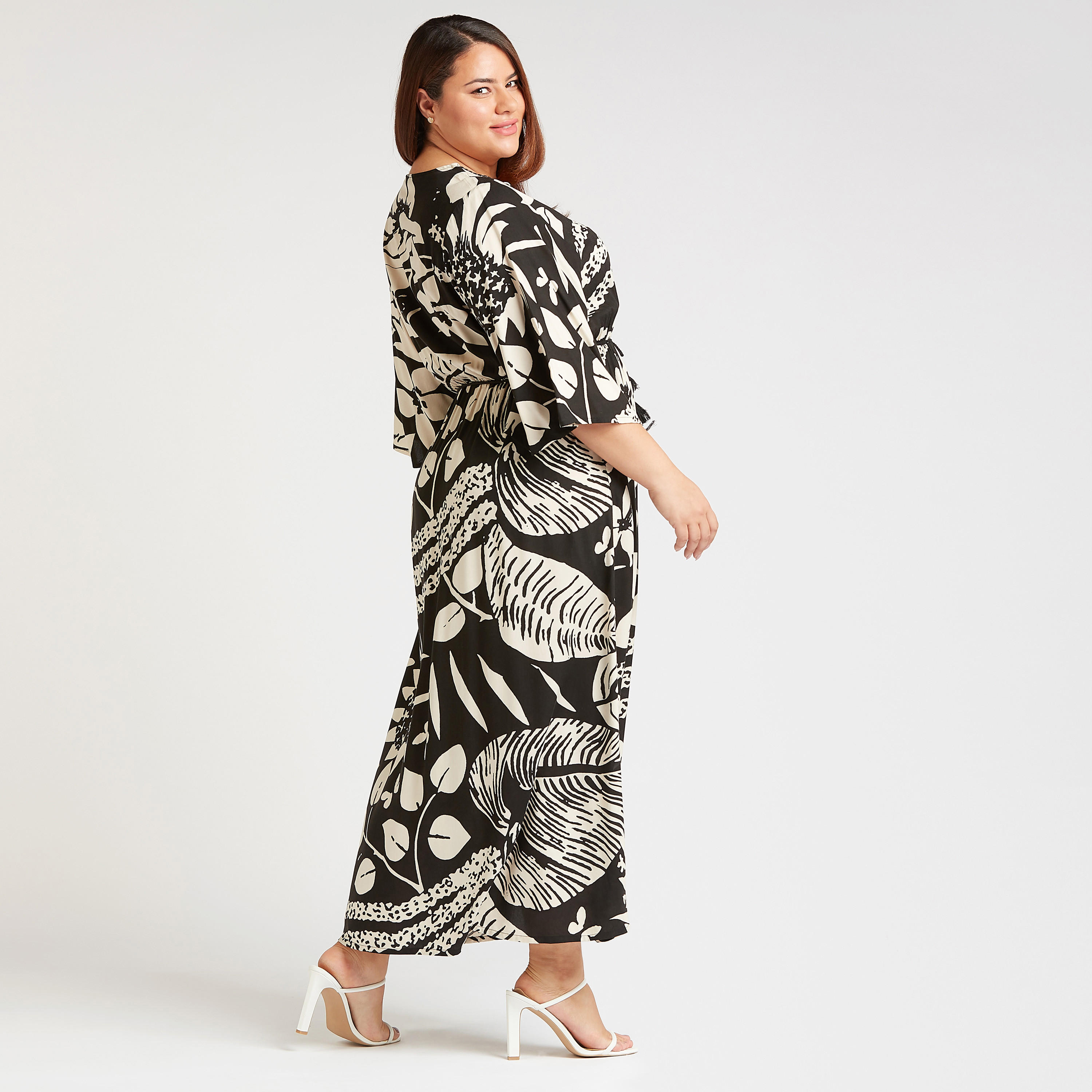 Floral Maxi A-line Dress with V-neck and 3/4 Flared Sleeves-women-clothing-dresses-image-2