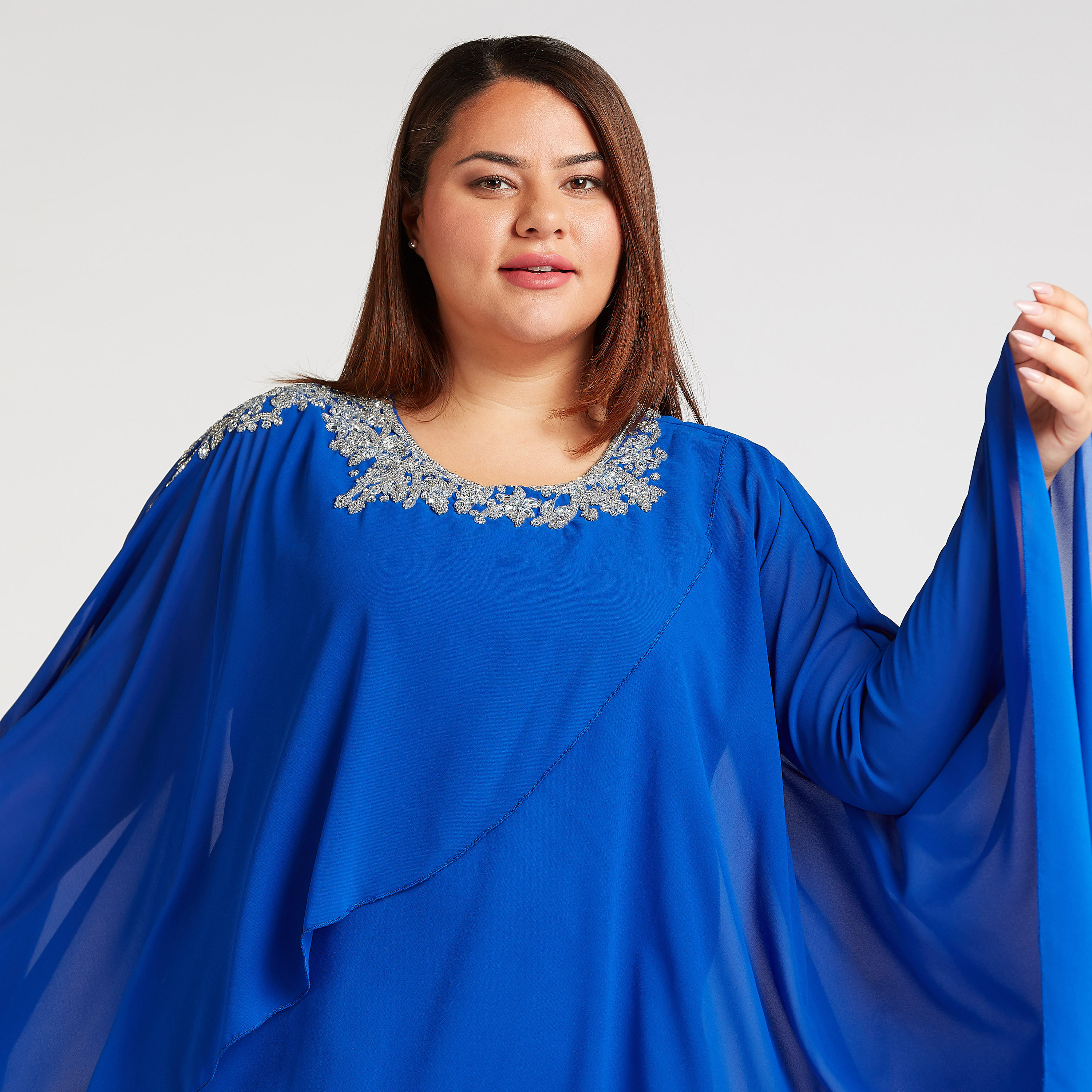 بلوزة مزينة بياقة مستديرة وأكمام واسعة-women-clothing-shirtsandblouses-blouses-image-3