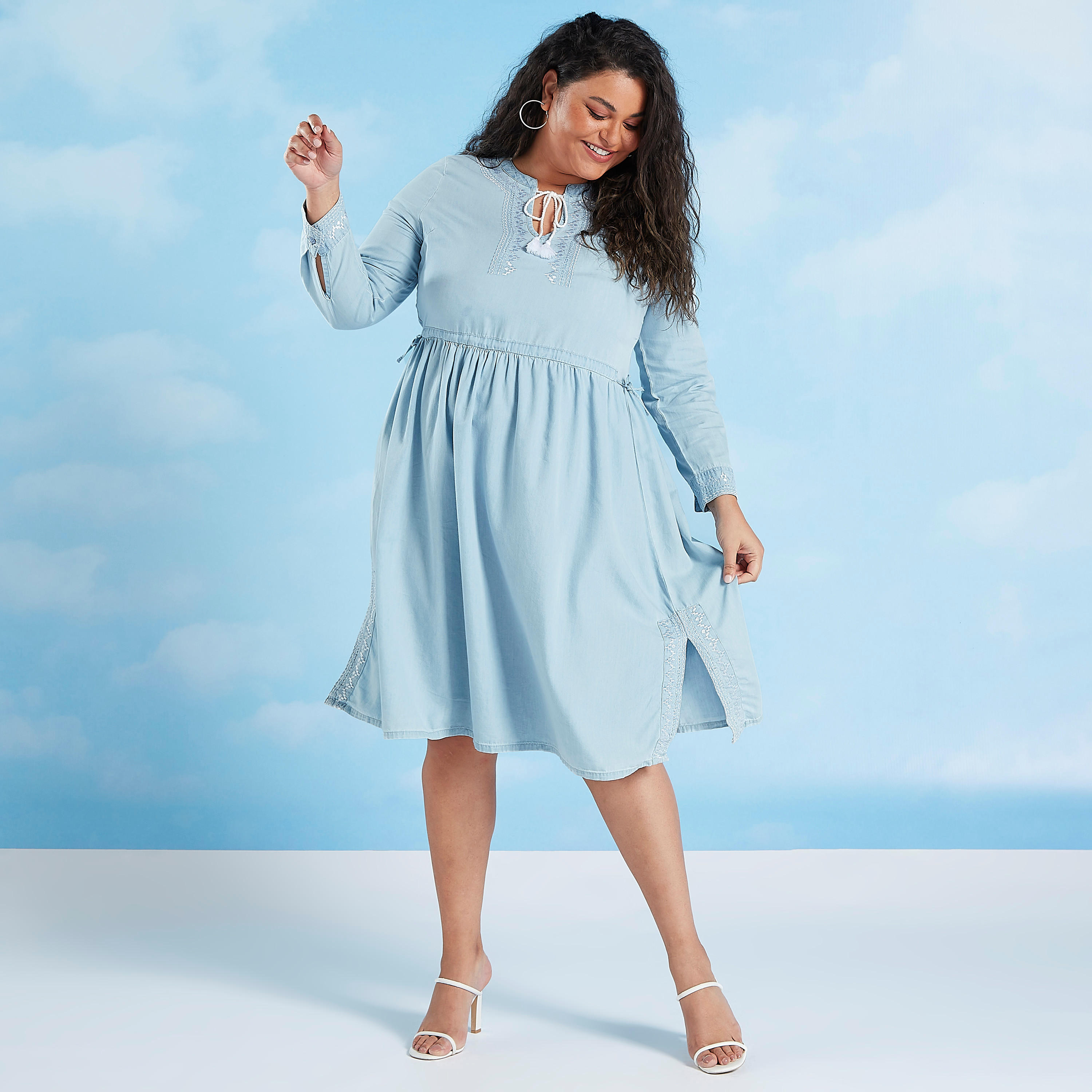 فستان ميدي مطرّز بأكمام طويلة وأربطة-women-clothing-dresses-image-5
