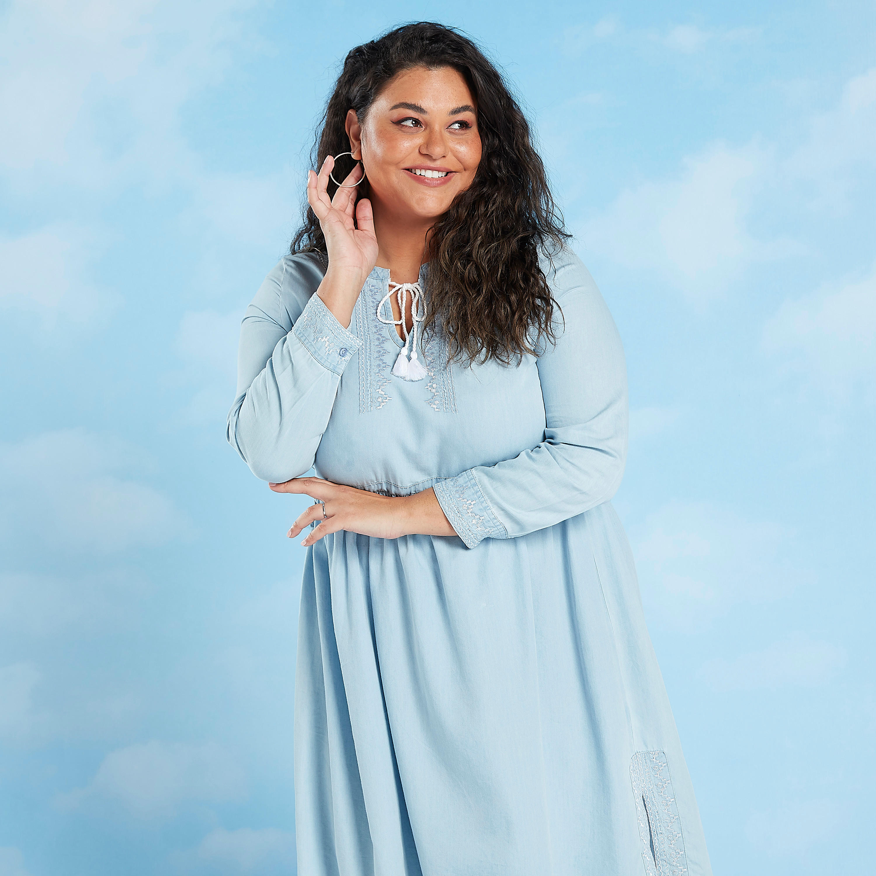 فستان ميدي مطرّز بأكمام طويلة وأربطة-women-clothing-dresses-image-4