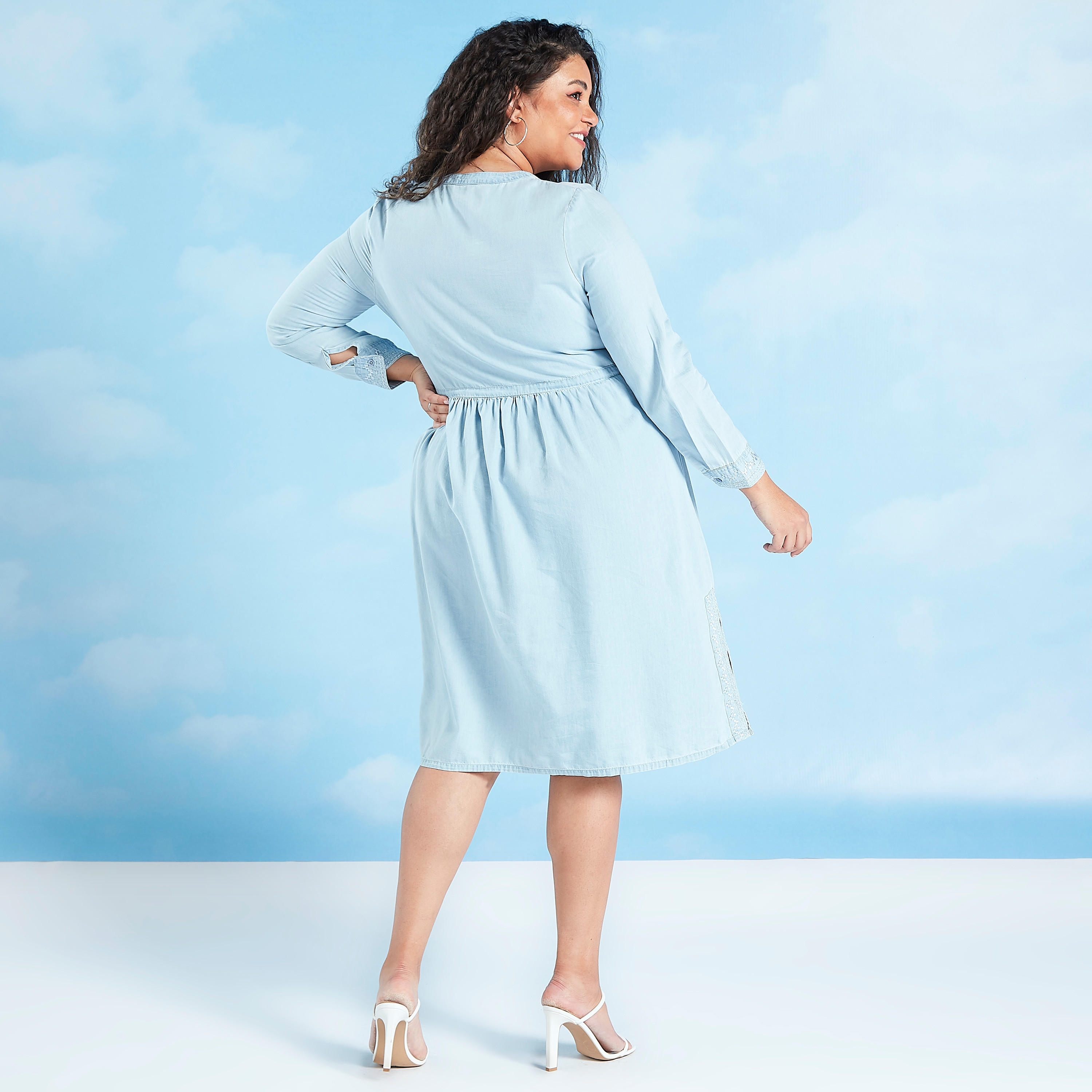 فستان ميدي مطرّز بأكمام طويلة وأربطة-women-clothing-dresses-image-1
