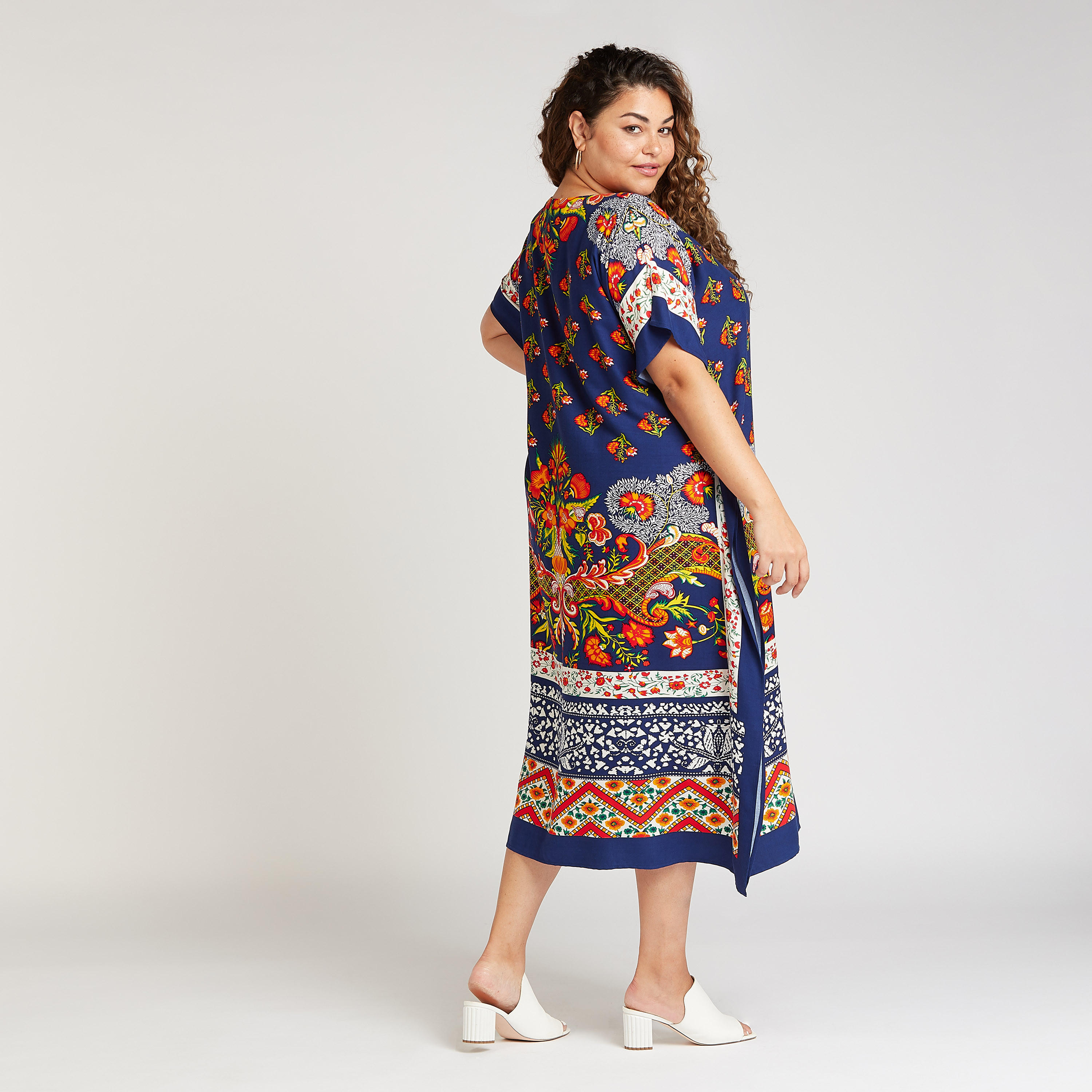 فستان إيه لاين ميدي بياقة مستديرة وأكمام قصيرة وطبعات-women-clothing-dresses-image-4
