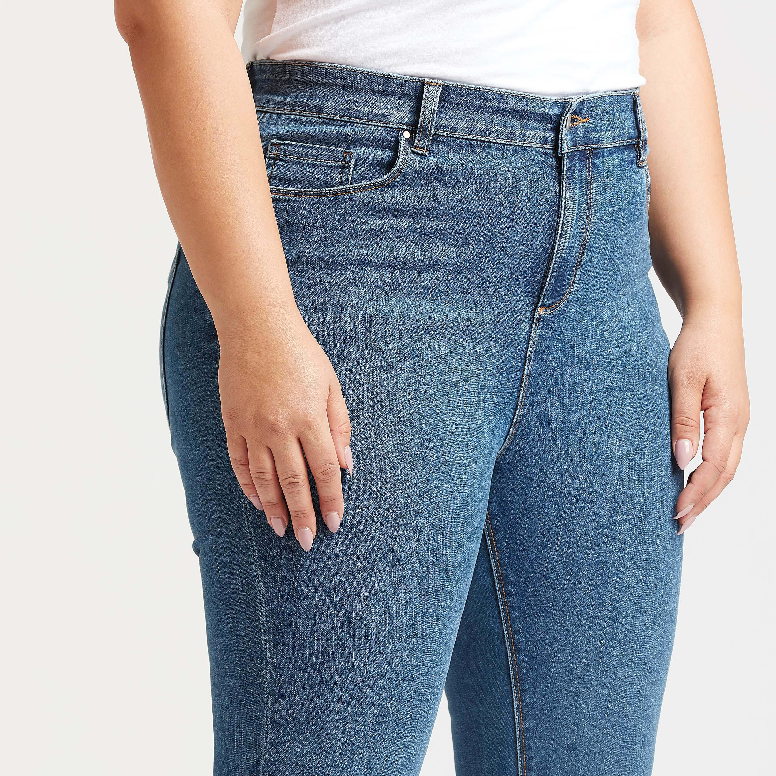بنطلون جينز سادة سكيني بخصر متوسّط الإرتفاع وجيوب وعراوي حزام-women-clothing-bottoms-jeans-image-3