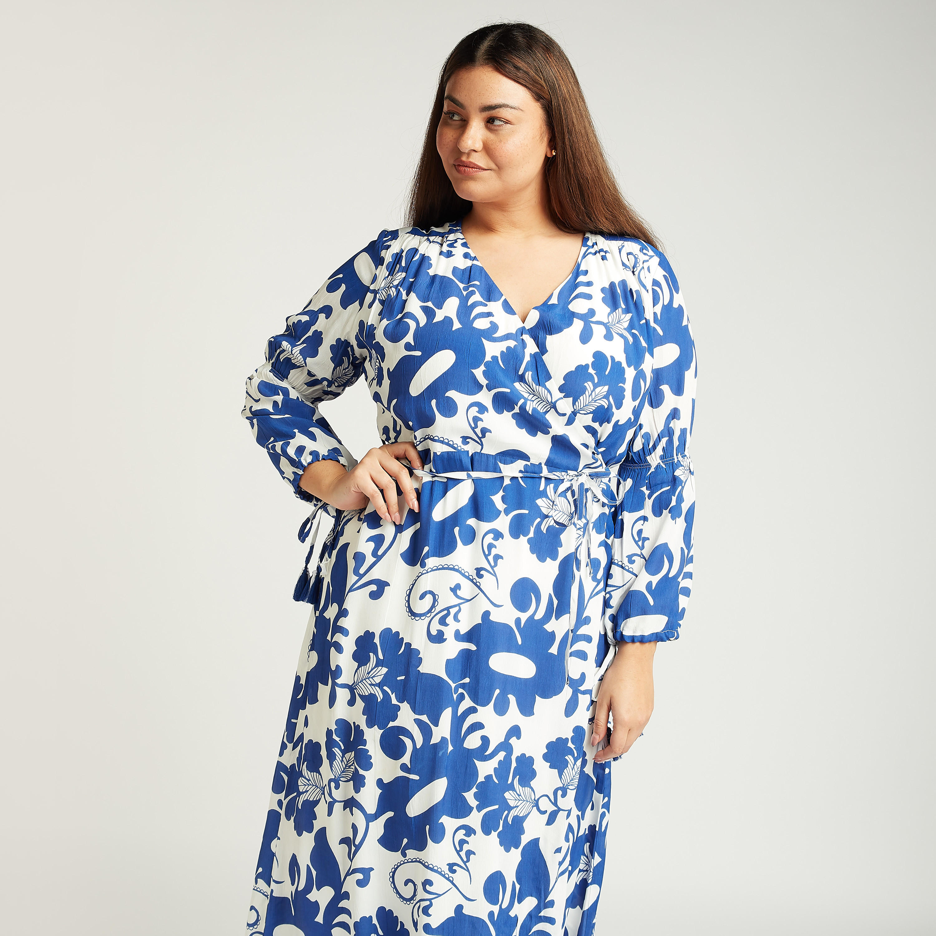 فستان ماكسي ملفوف بقصة إيه لاين وياقة V وأكمام طويلة وطبعات-women-clothing-dresses-image-2