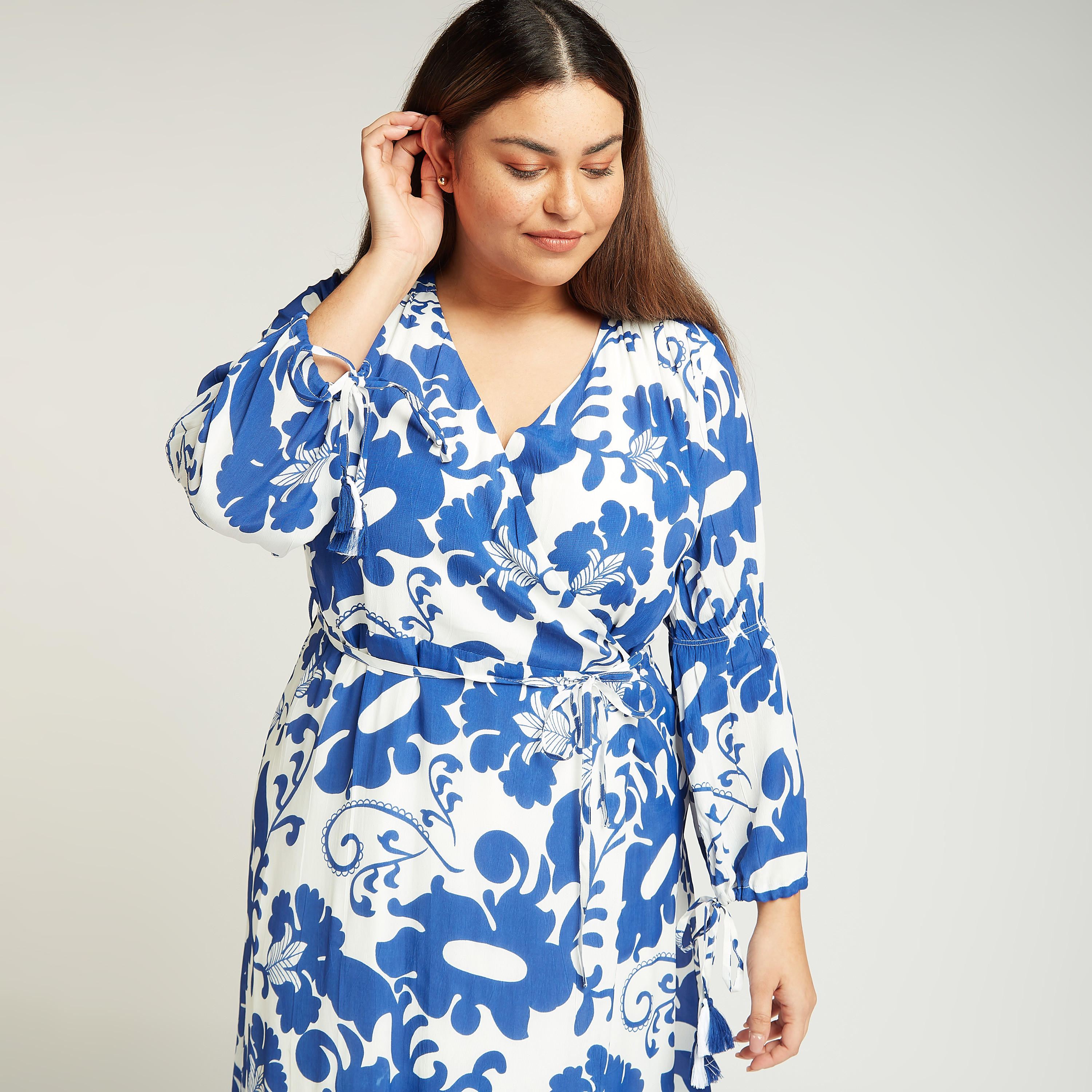 فستان ماكسي ملفوف بقصة إيه لاين وياقة V وأكمام طويلة وطبعات-women-clothing-dresses-image-3
