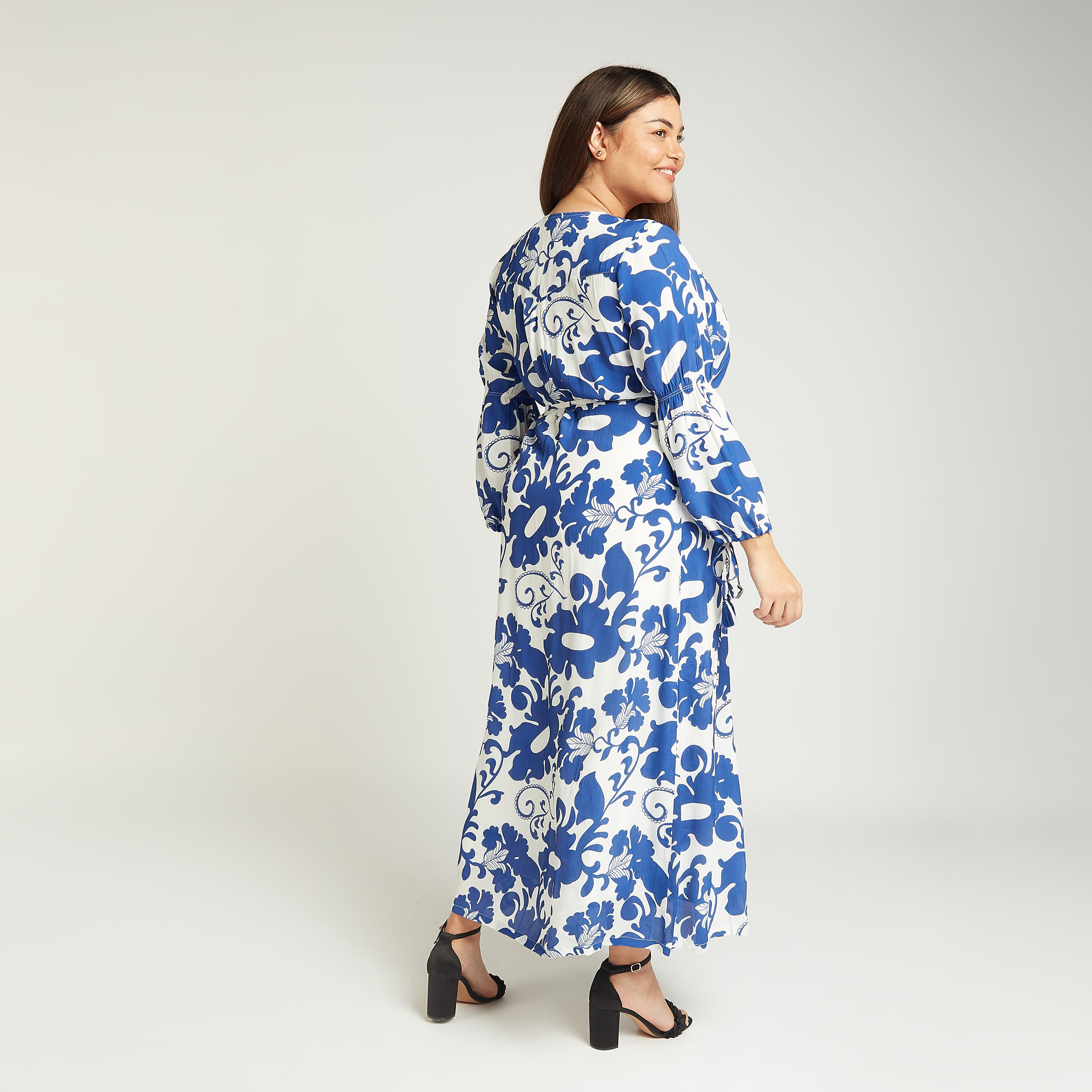 فستان ماكسي ملفوف بقصة إيه لاين وياقة V وأكمام طويلة وطبعات-women-clothing-dresses-image-4