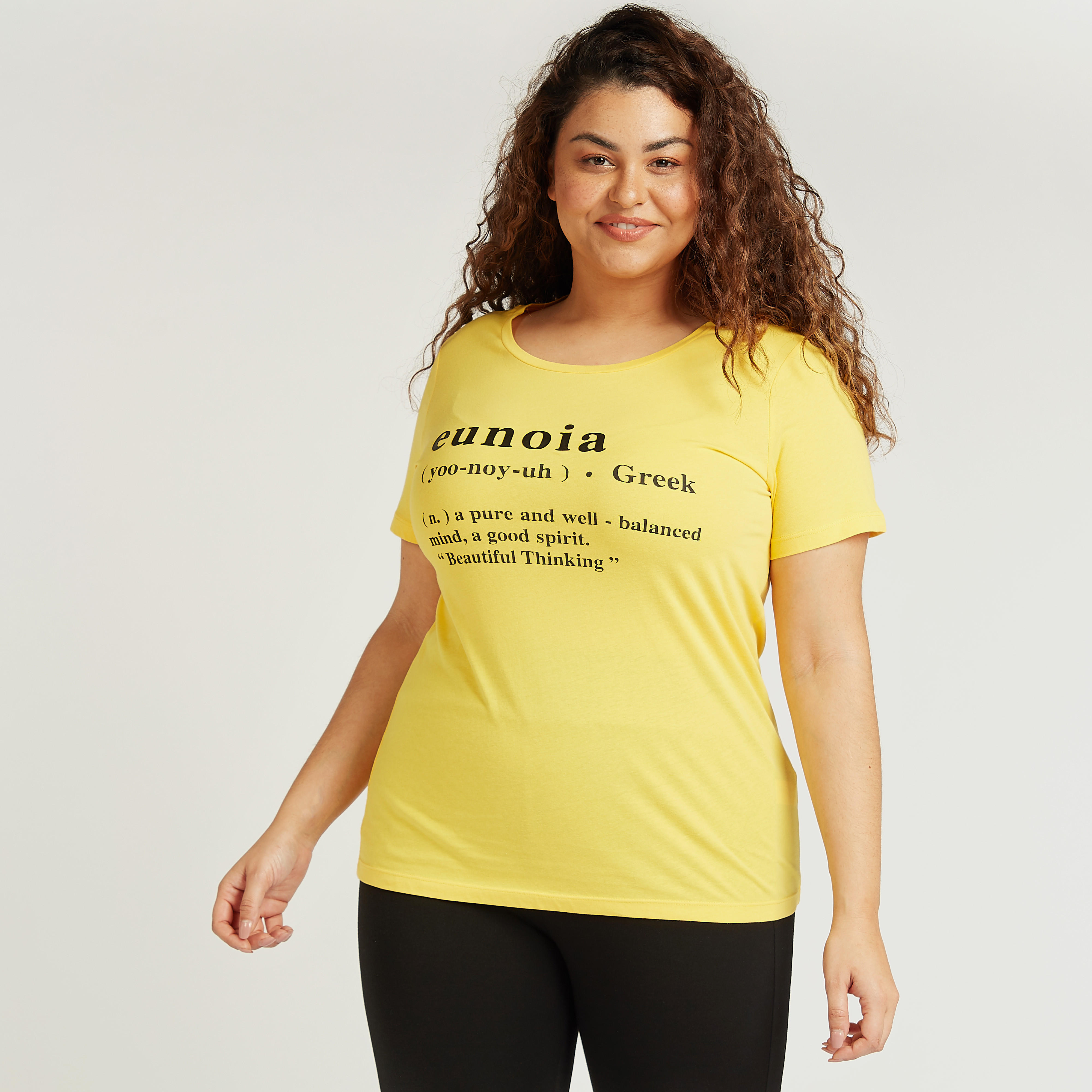 تيشيرت بياقة مستديرة وأكمام قصيرة وطبعات تايبوغرافيك-women-clothing-tshirts-image-1