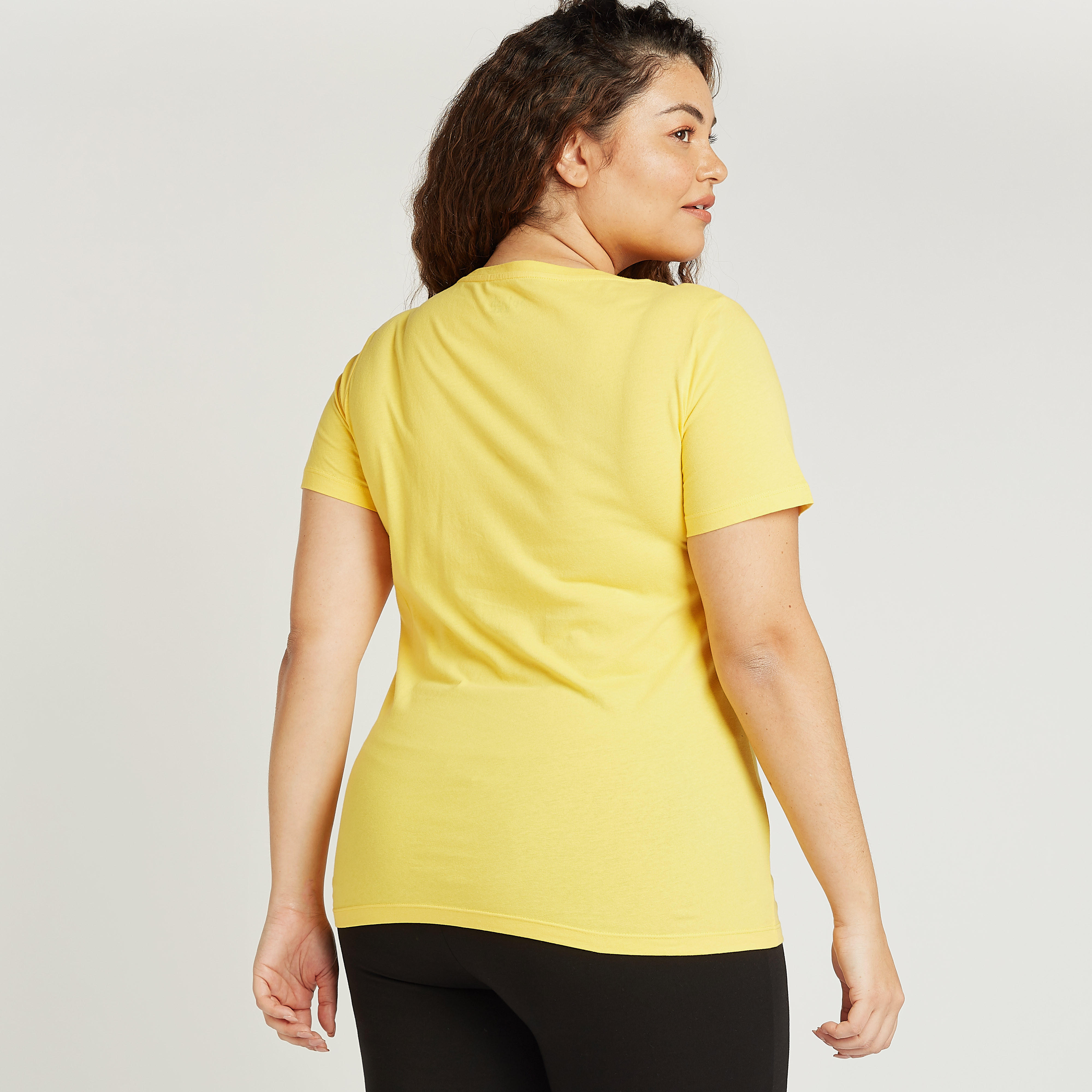 تيشيرت بياقة مستديرة وأكمام قصيرة وطبعات تايبوغرافيك-women-clothing-tshirts-image-4
